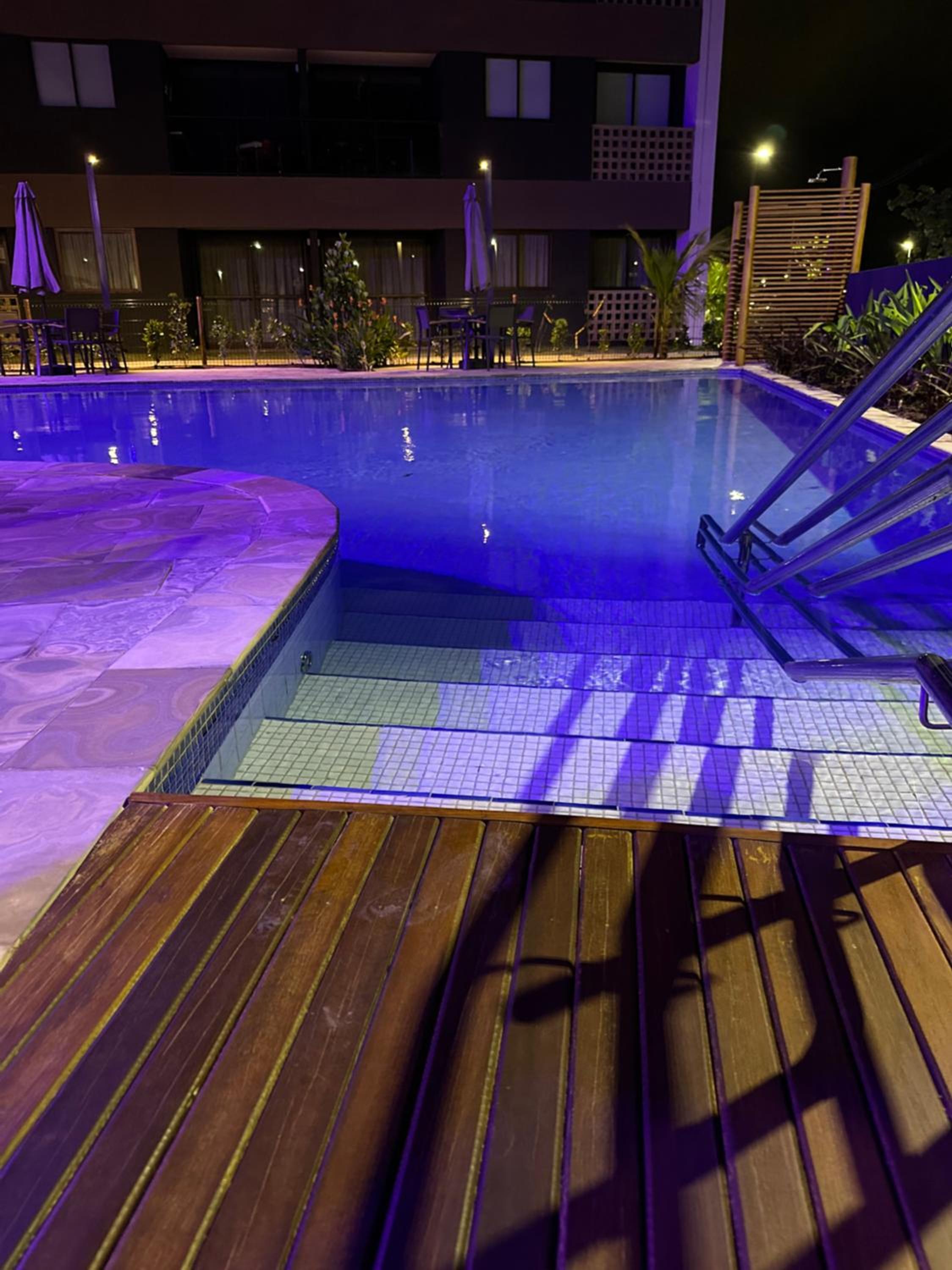 Flat ESTUDIO de LUXO - Praia de Muro Alto - Piscinas - Ideal para CASAIS, famílias com crianças - ap COMPLETO - AR COND, WI FI, NETFLIX, ESTACIONAMENTO - 4