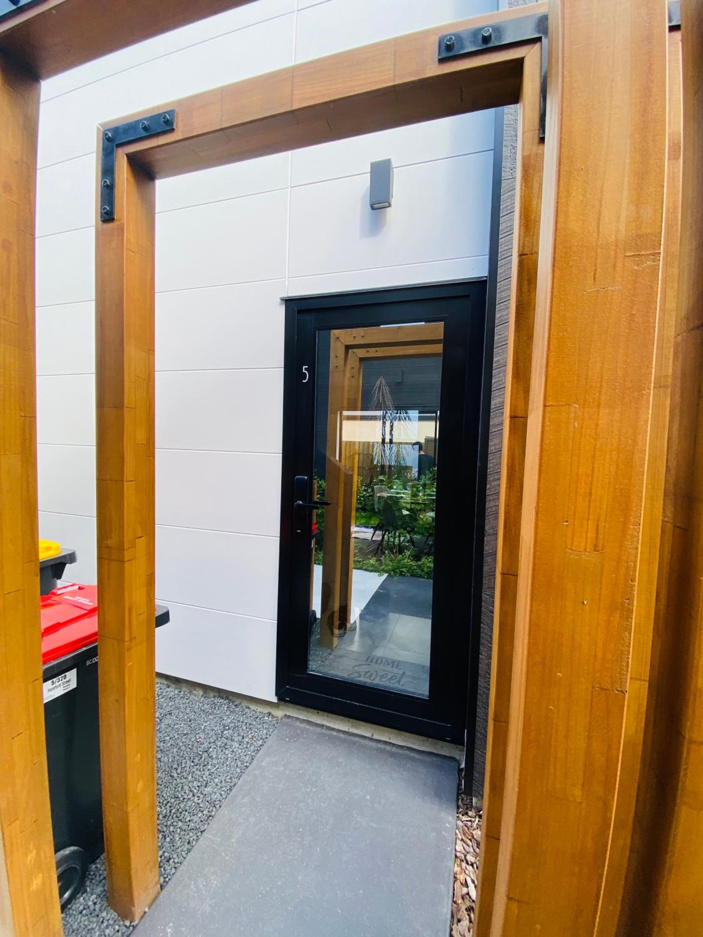 Home sweet home Christchurch Centre 5 mins walk to ONE NZ Stadium view 5