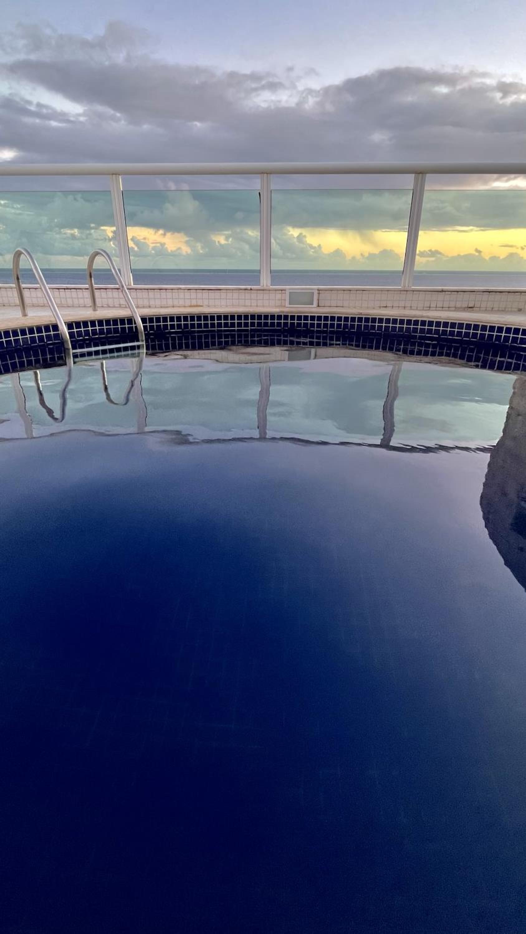 Apartamento-Cobertura de Luxo Vista Mar em Salvador
