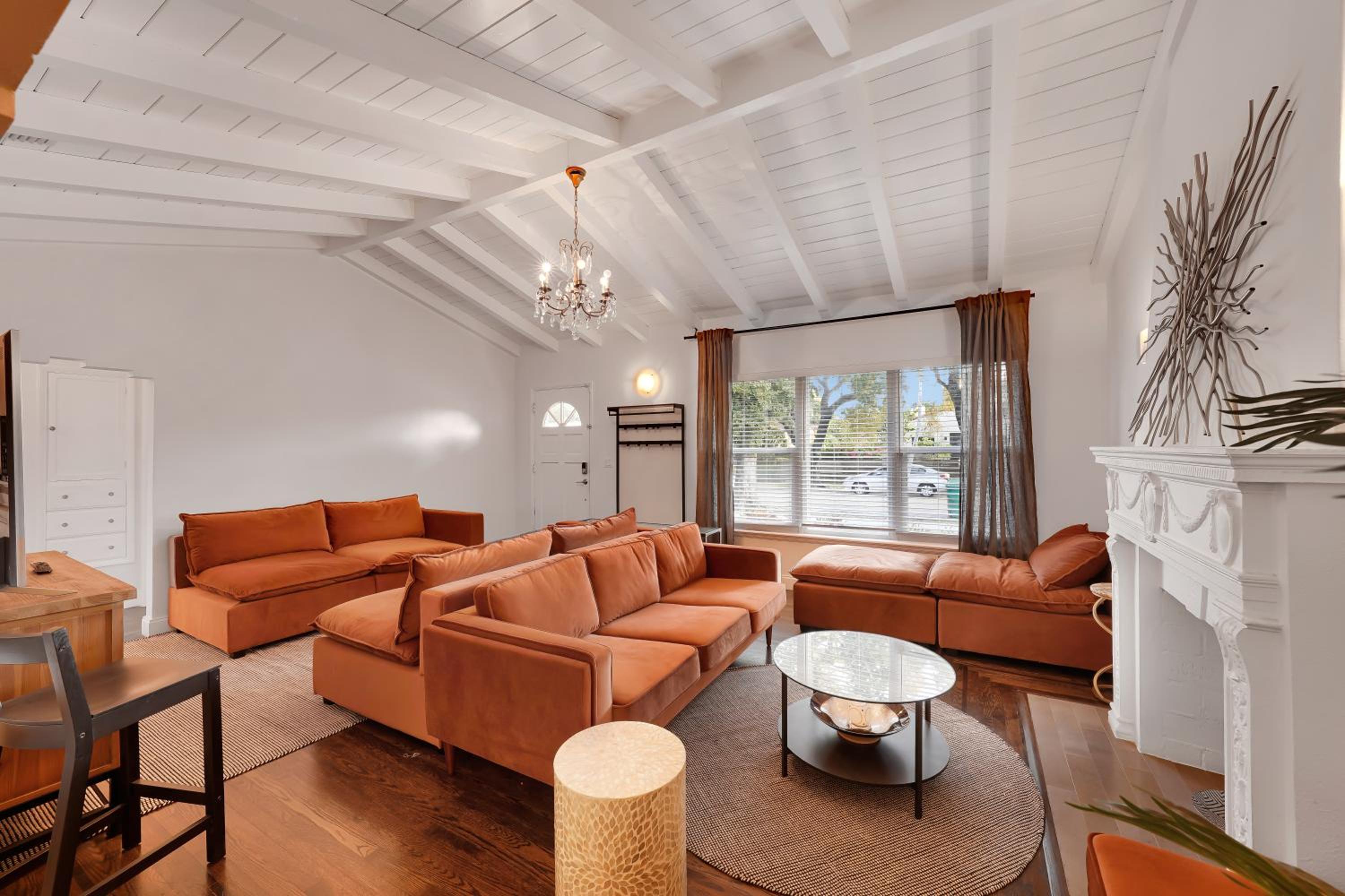 Miami Art deco home by Dream Vacation