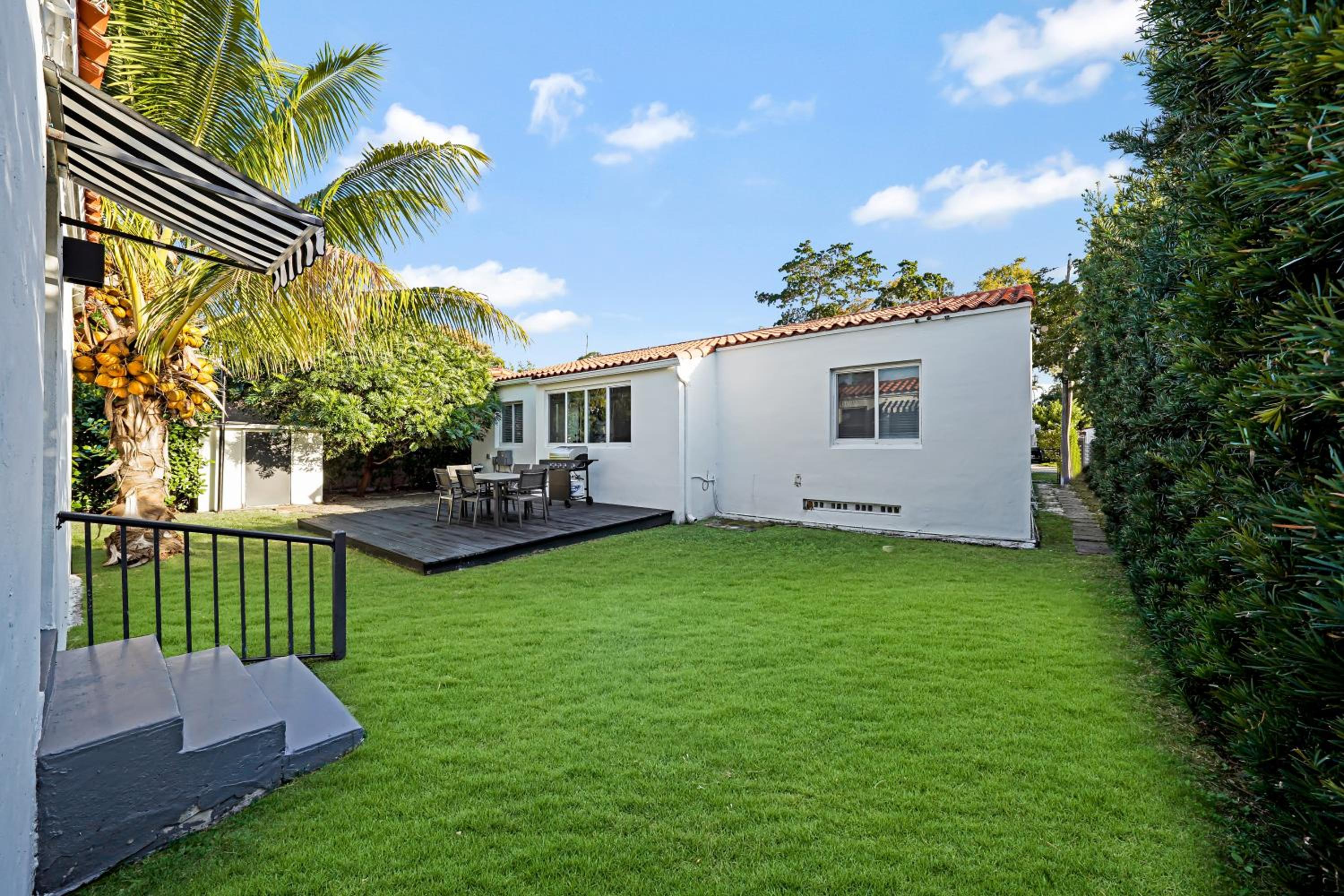 Miami Art deco home by Dream Vacation