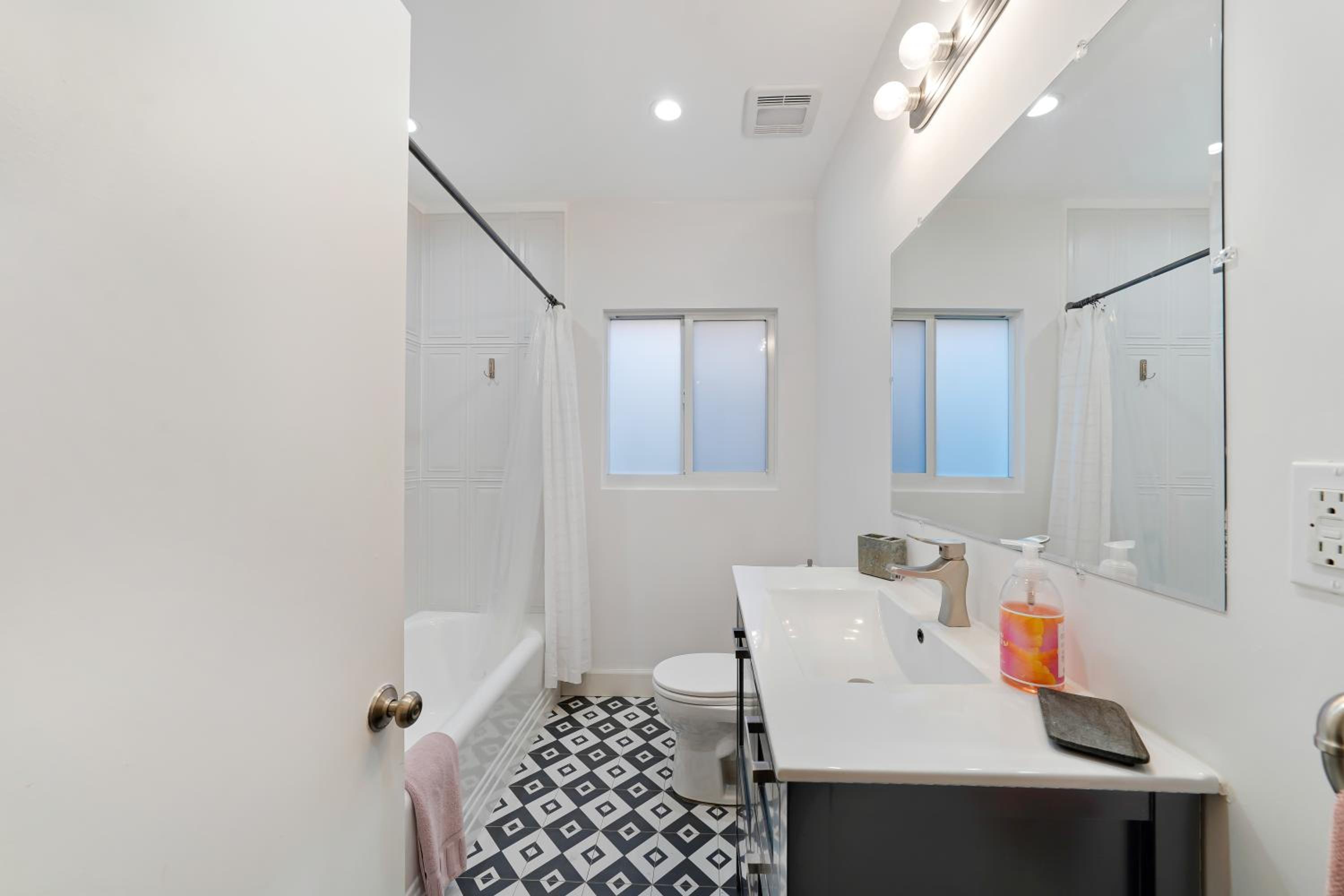 Miami Art deco home by Dream Vacation