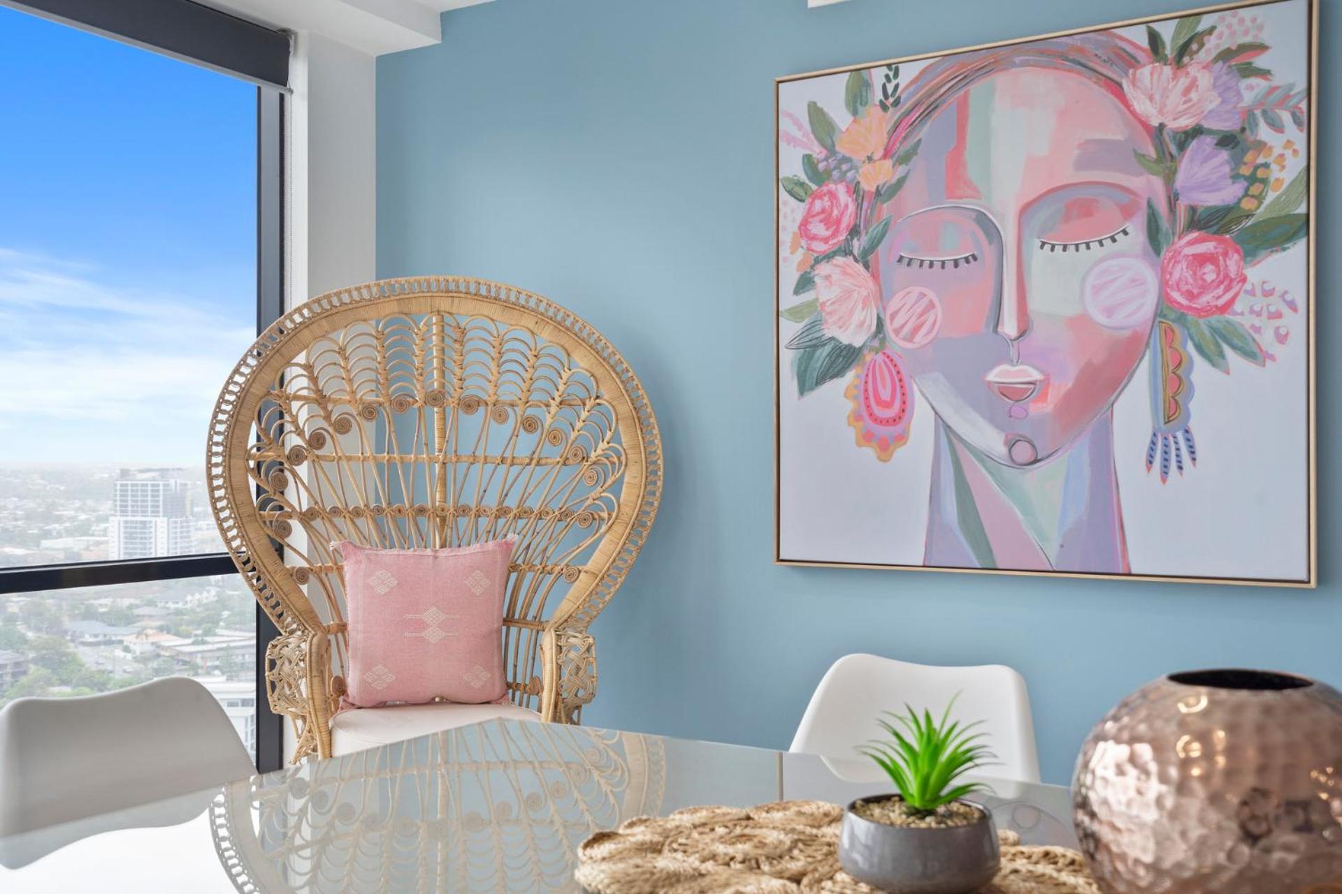 Circle on Cavill Contemporary Luxury and Spacious Three Bedroom Apartment