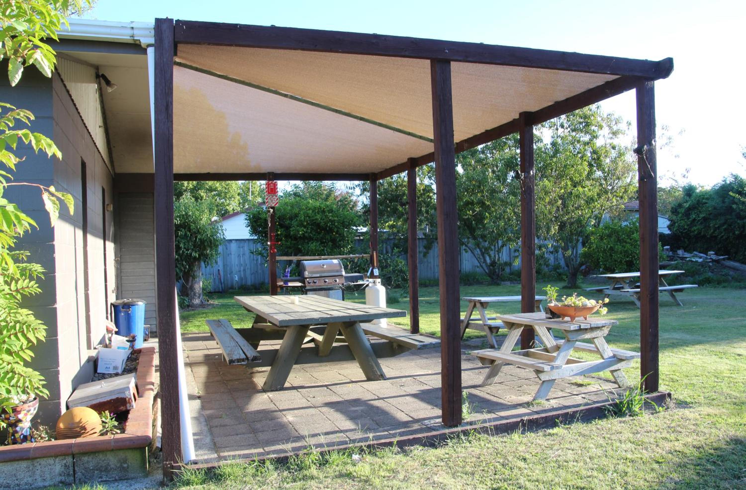Jack & Di's Waiteti Lakefront Motel