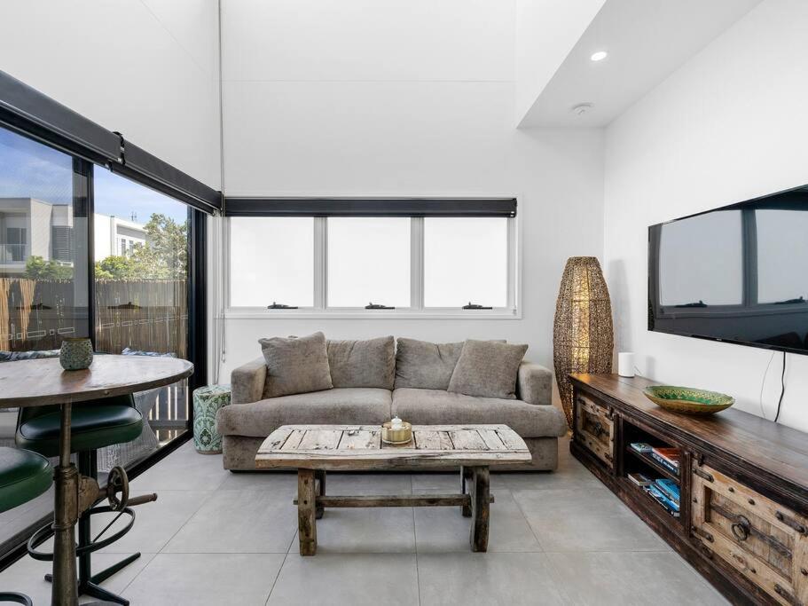 1 Bedroom Modern Townhouse in Casuarina
