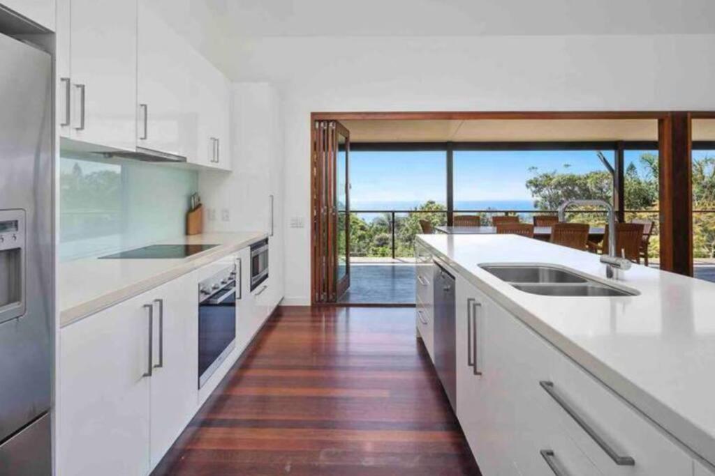 Treetops on Tramican - Ocean View - sleeps 10