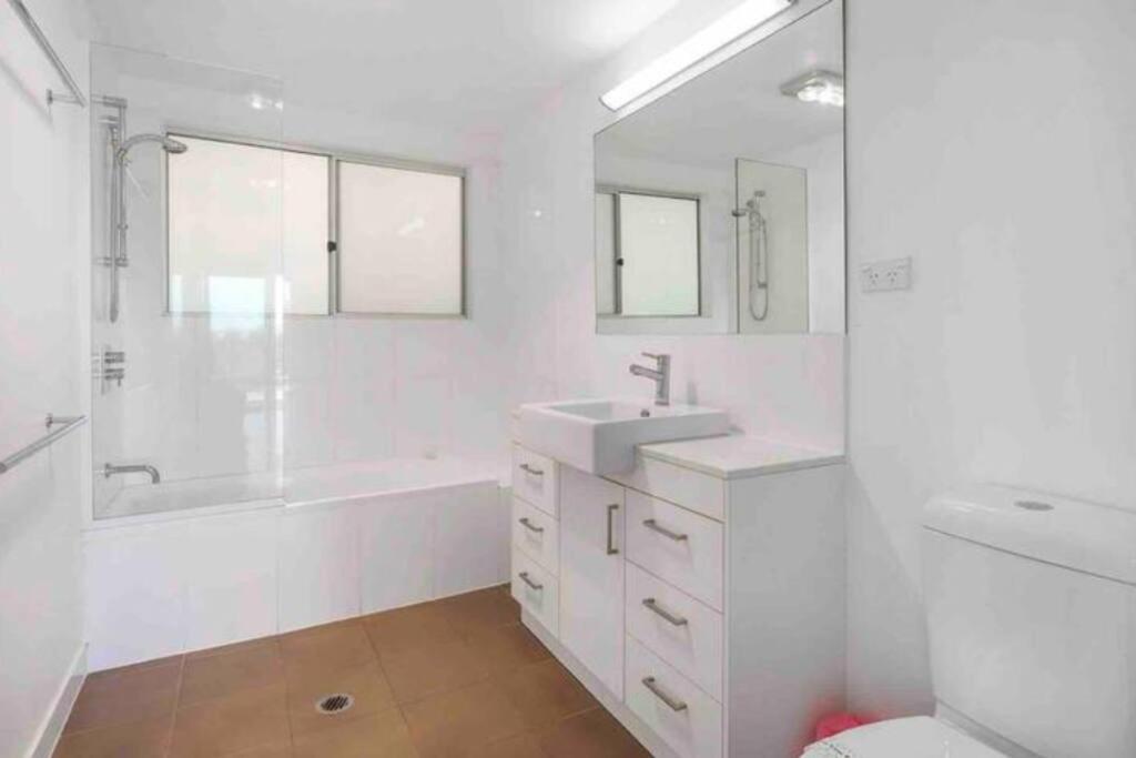 Treetops on Tramican - Ocean View - sleeps 10