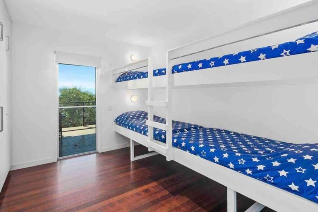 Treetops on Tramican - Ocean View - sleeps 10