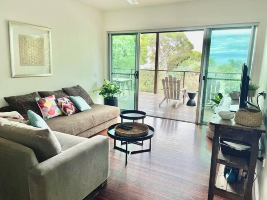 Treetops on Tramican - Ocean View - sleeps 10