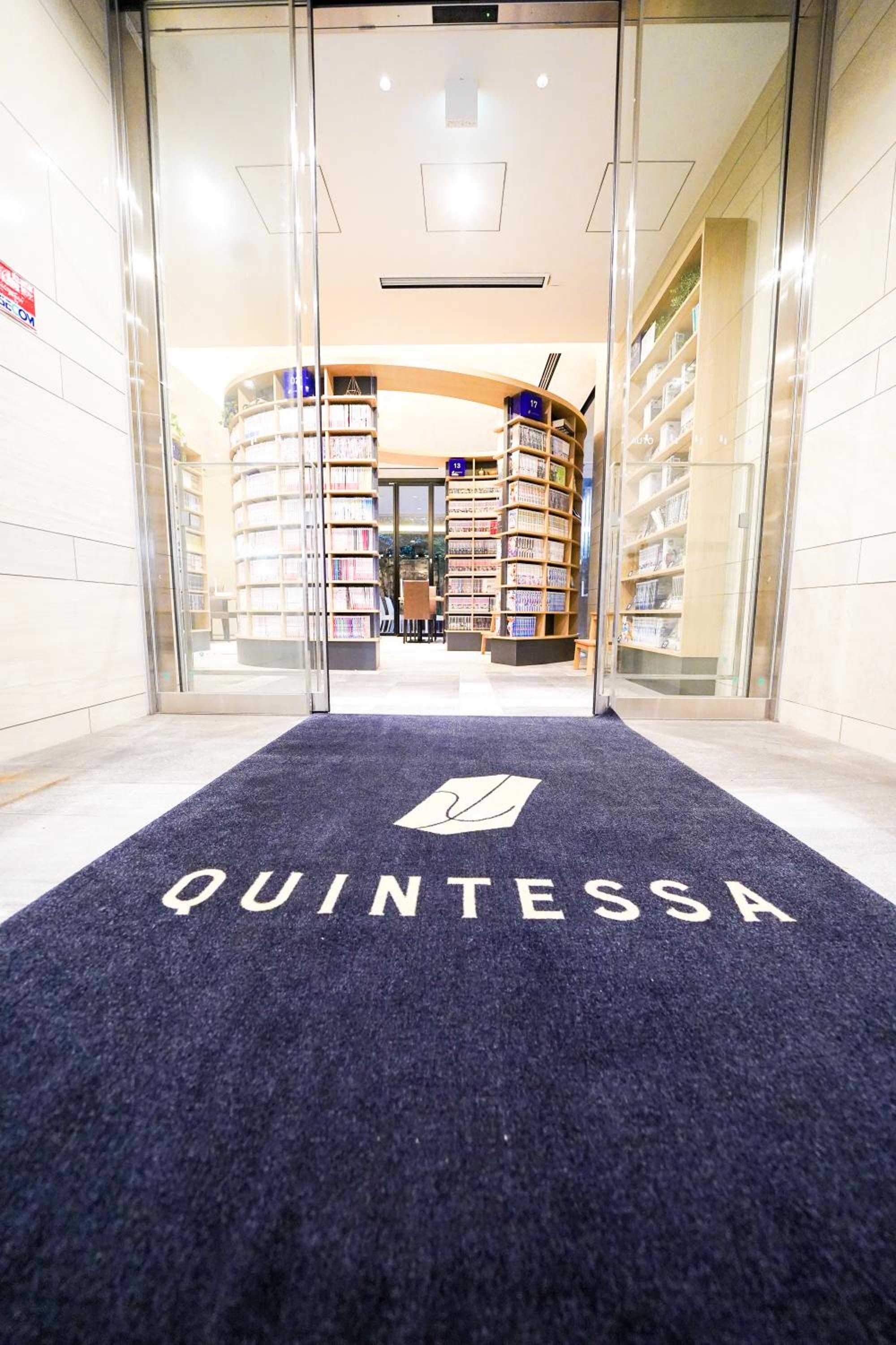 QuintessaHotel TokyoHaneda Comic&Books