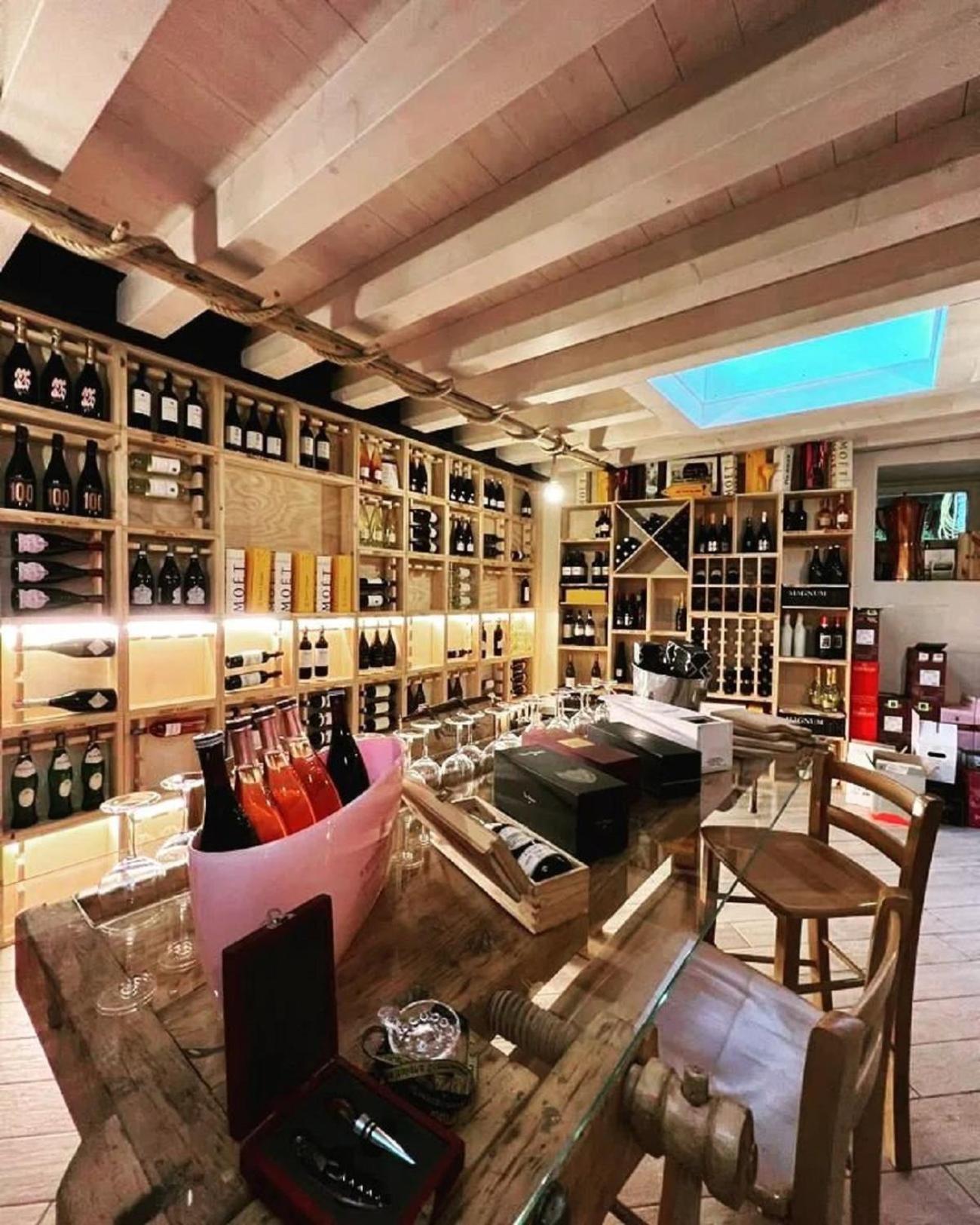 Albergo Diffuso Borgo Piovere, Naol appartamento attico view 4