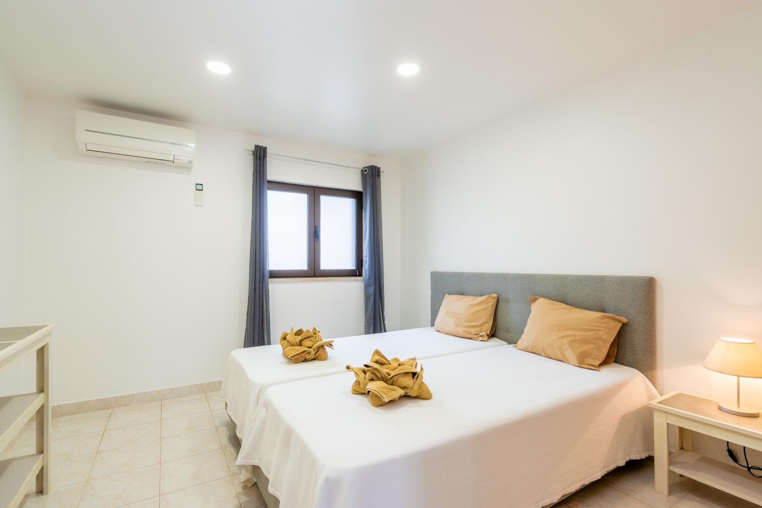 Apartamentos Vale de Carros by Umbral
