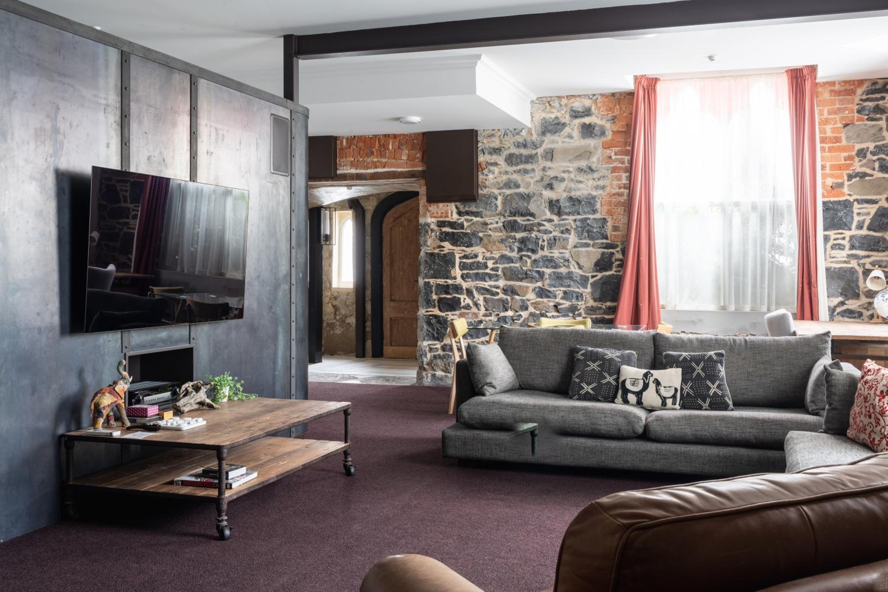 Chapel Apartment