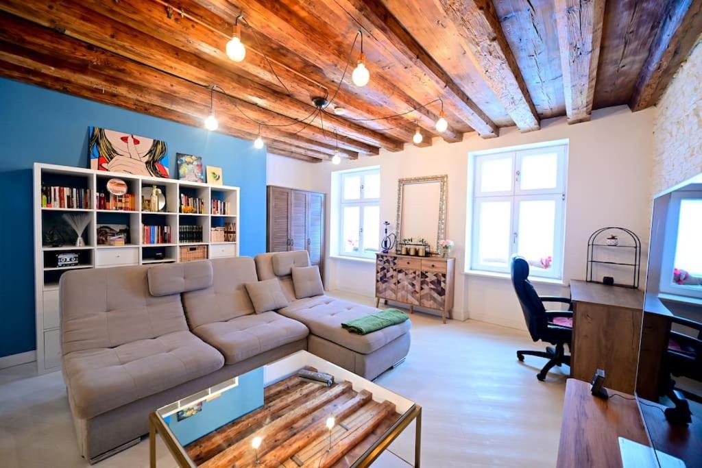 The Oracle Downtown Apartment