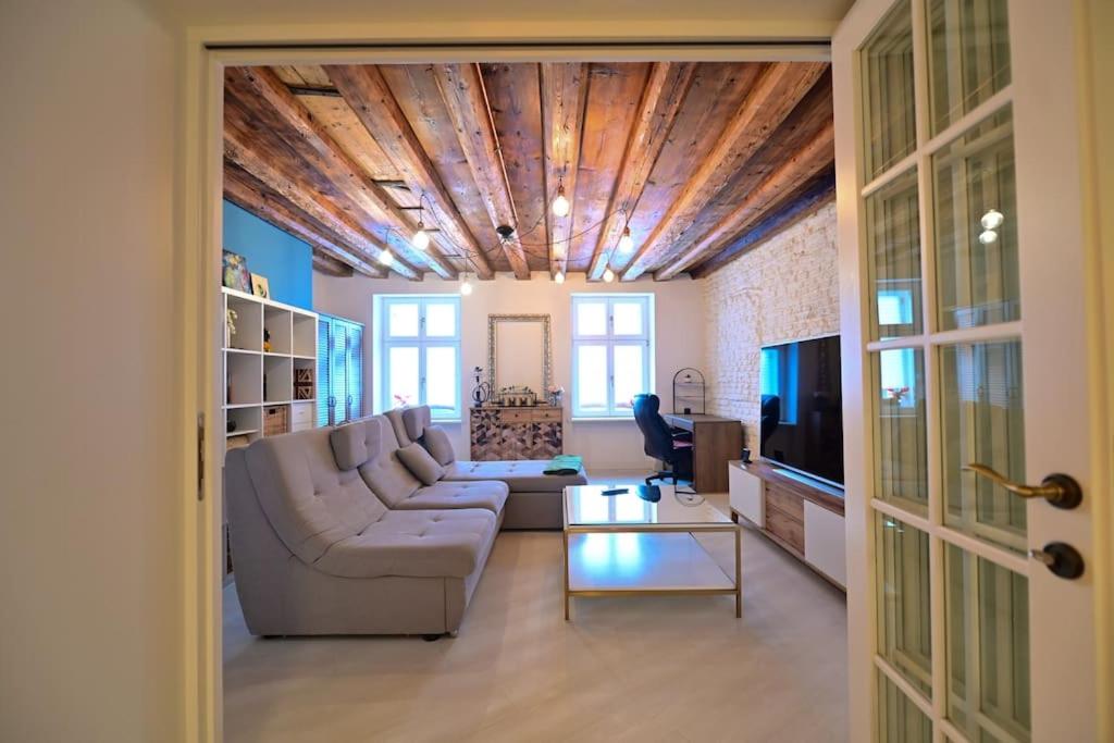 The Oracle Downtown Apartment