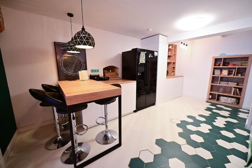 The Oracle Downtown Apartment