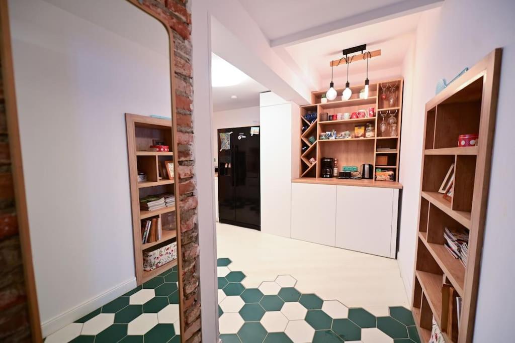 The Oracle Downtown Apartment