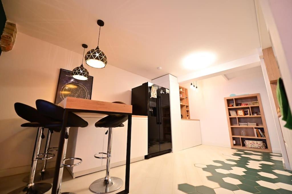 The Oracle Downtown Apartment
