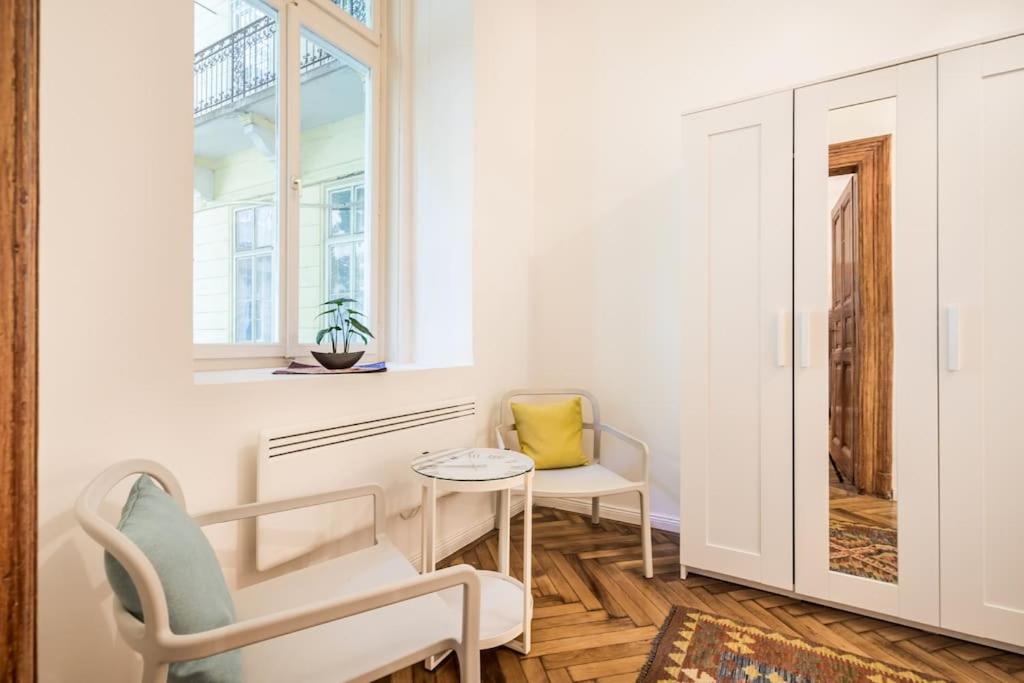 Krudy Gyula Stunning Fancy Downtown Spot with 2 br view 5