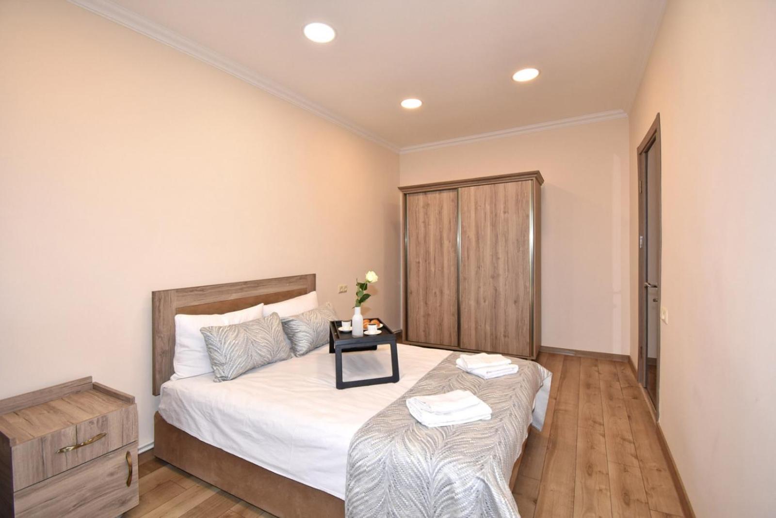 Spacious apartment with big bedroom, Komitas 27