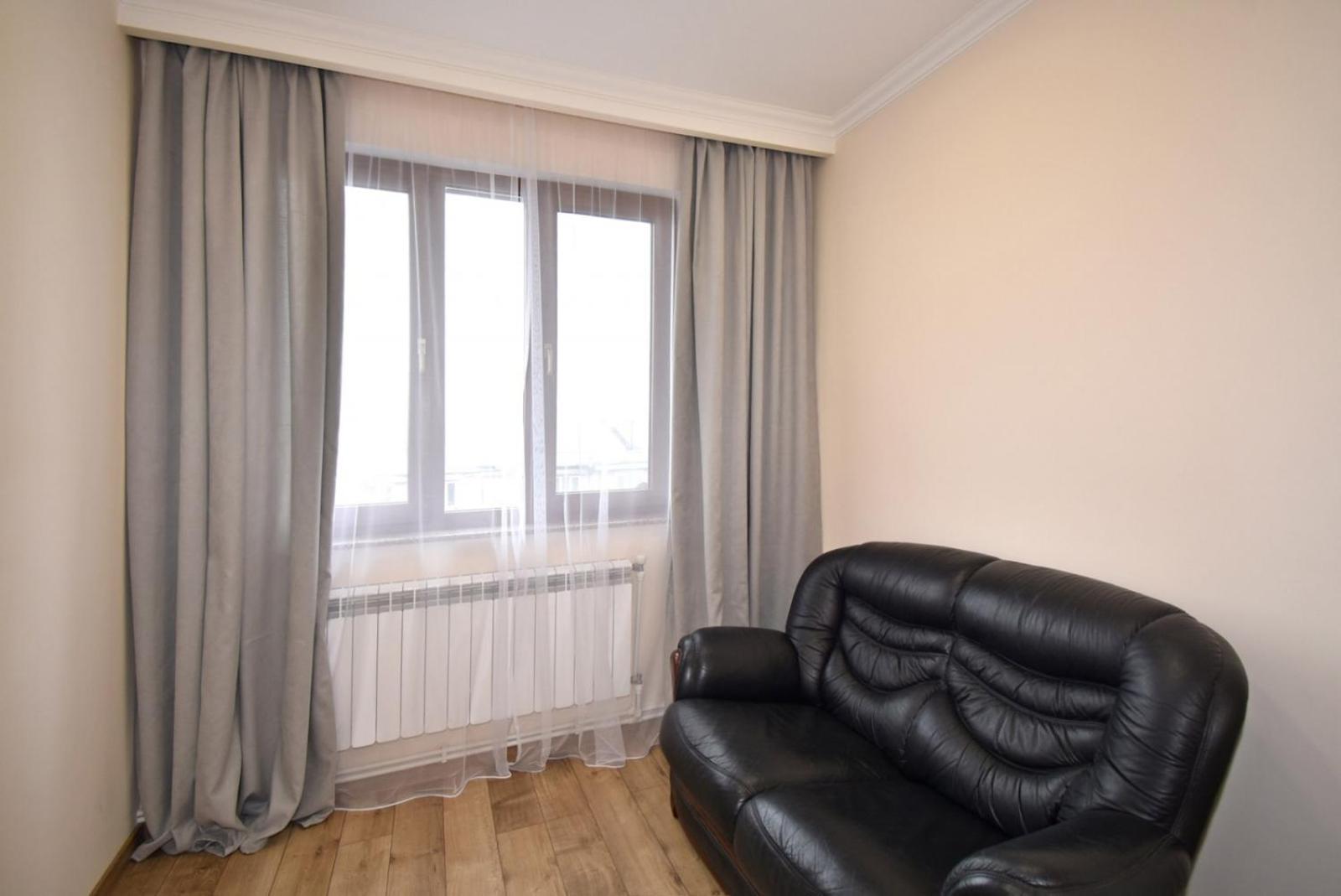 Spacious apartment with big bedroom, Komitas 27