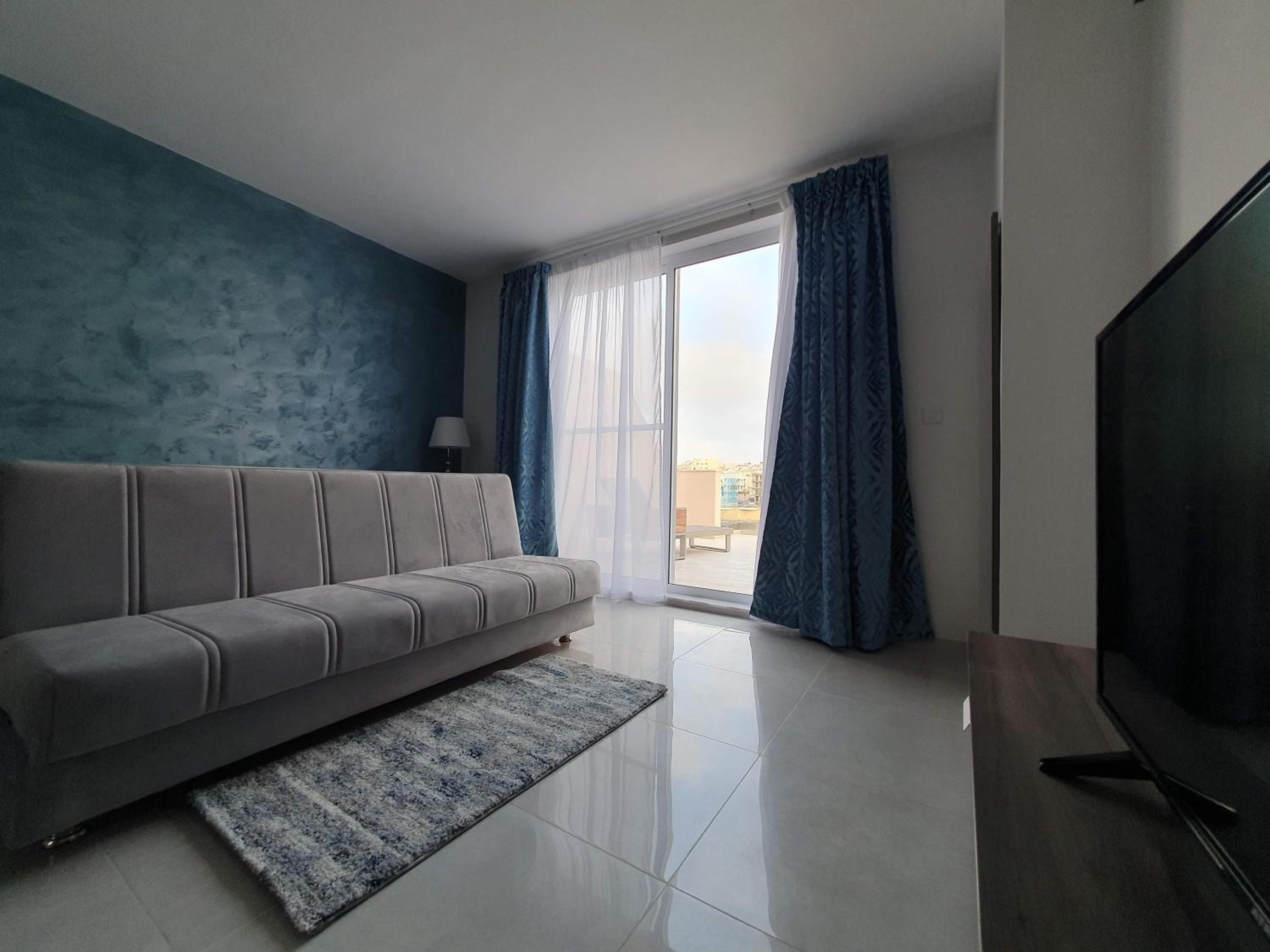 Marbella Holiday Apartments - Seafront - Wifi view 4