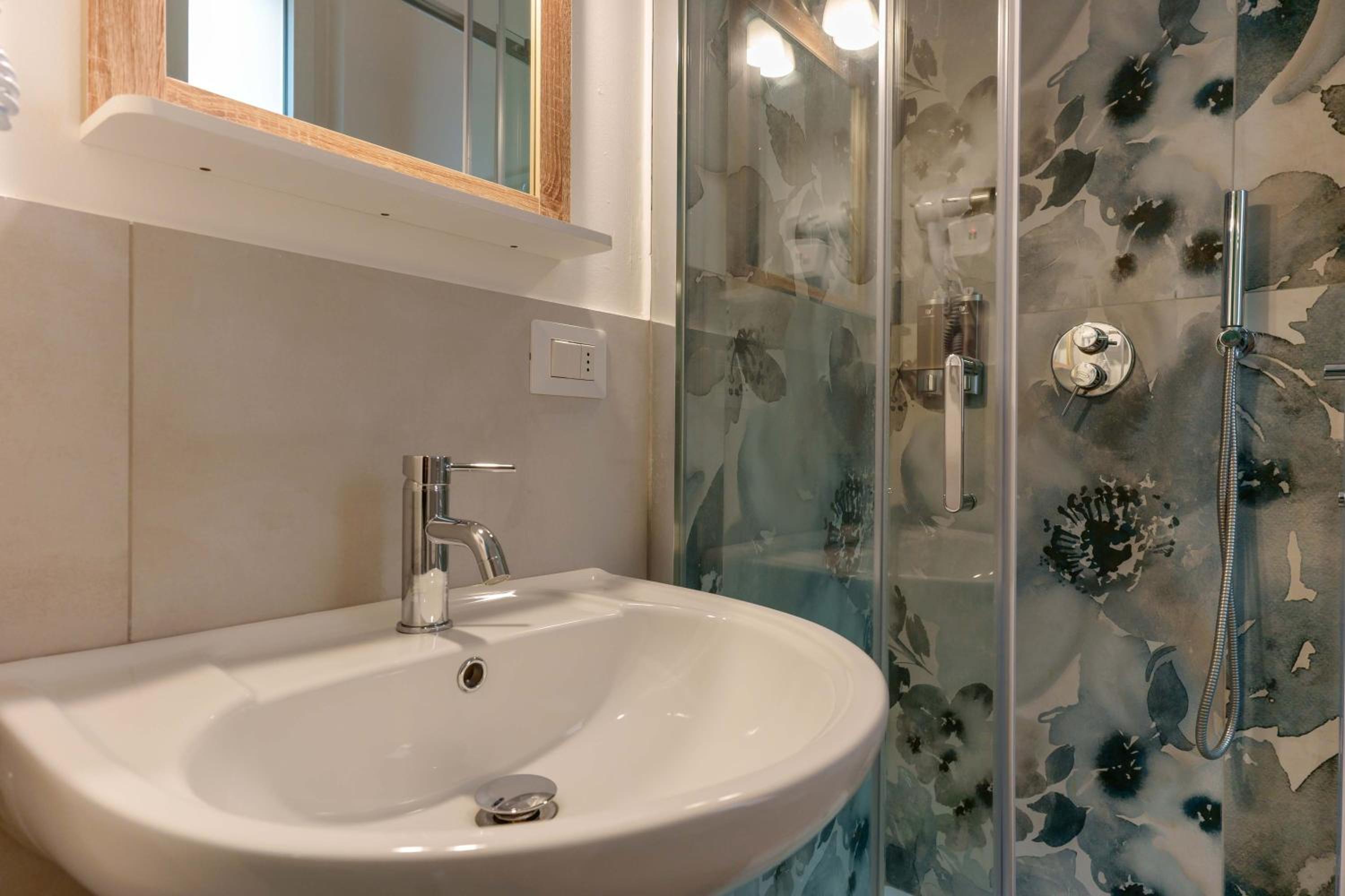 B&B Bentivogli by Lesdomus - fronte Ospedale Sant'Orsola — photo 12