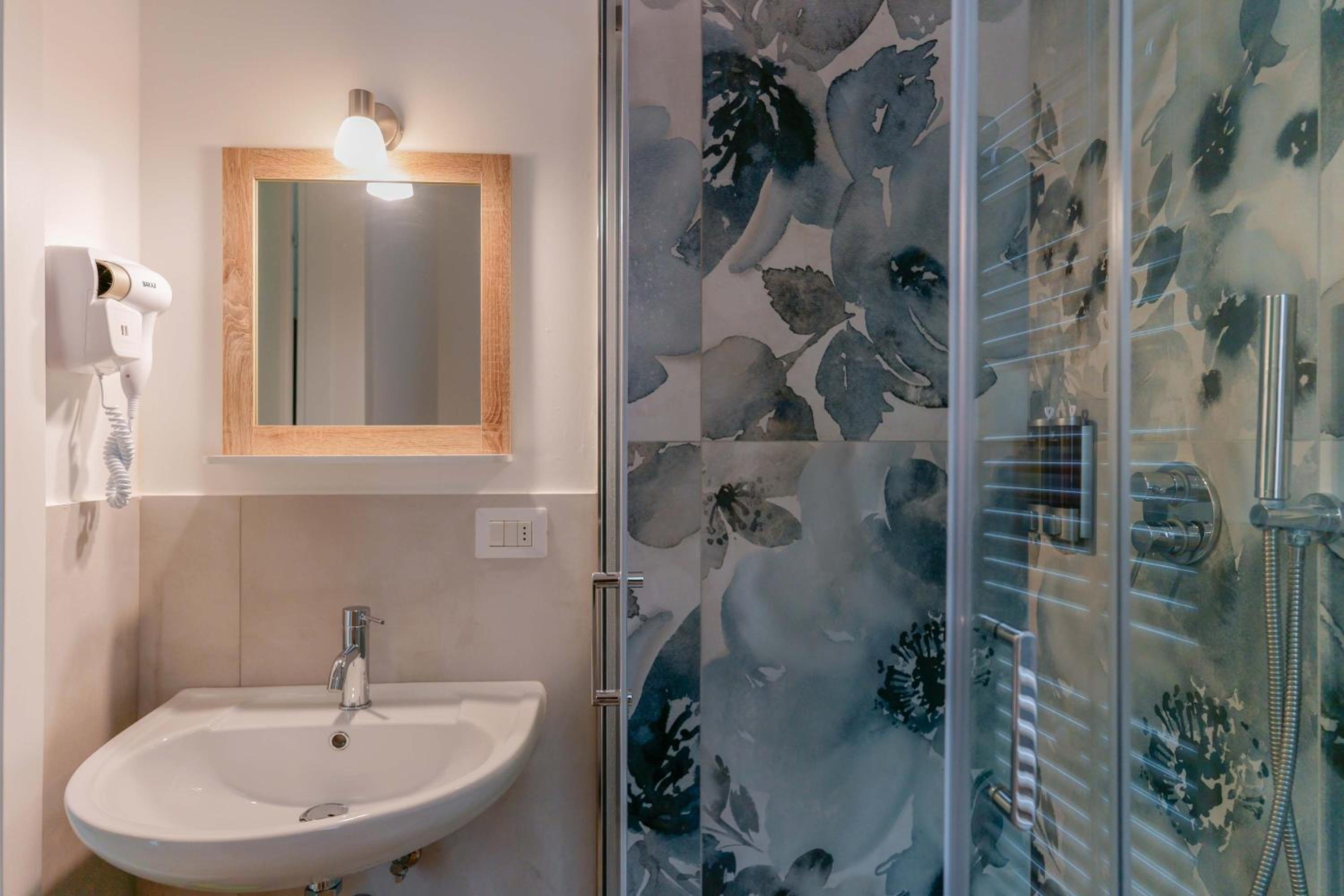 B&B Bentivogli by Lesdomus - fronte Ospedale Sant'Orsola — photo 17