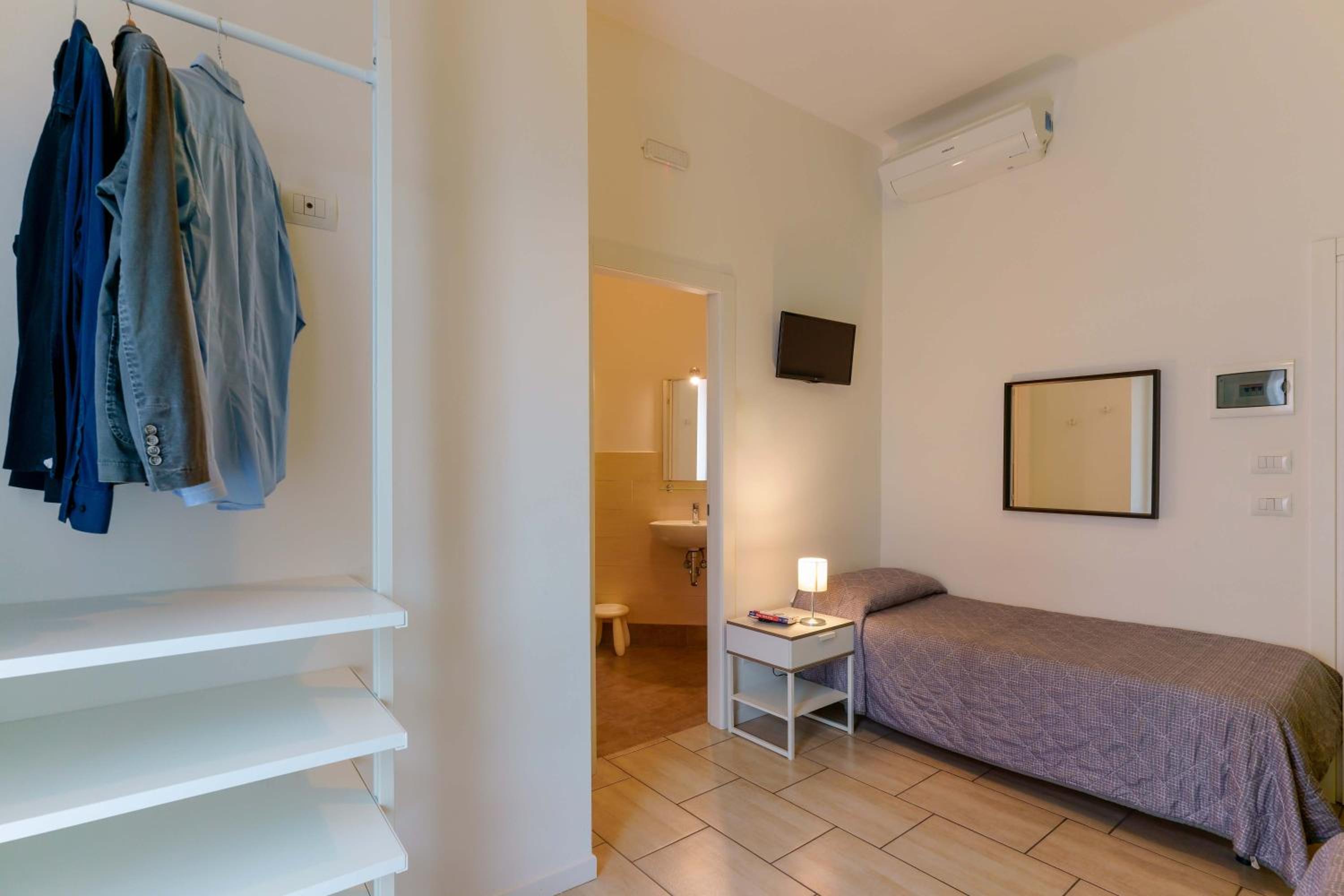 B&B Bentivogli by Lesdomus - fronte Ospedale Sant'Orsola — photo 48
