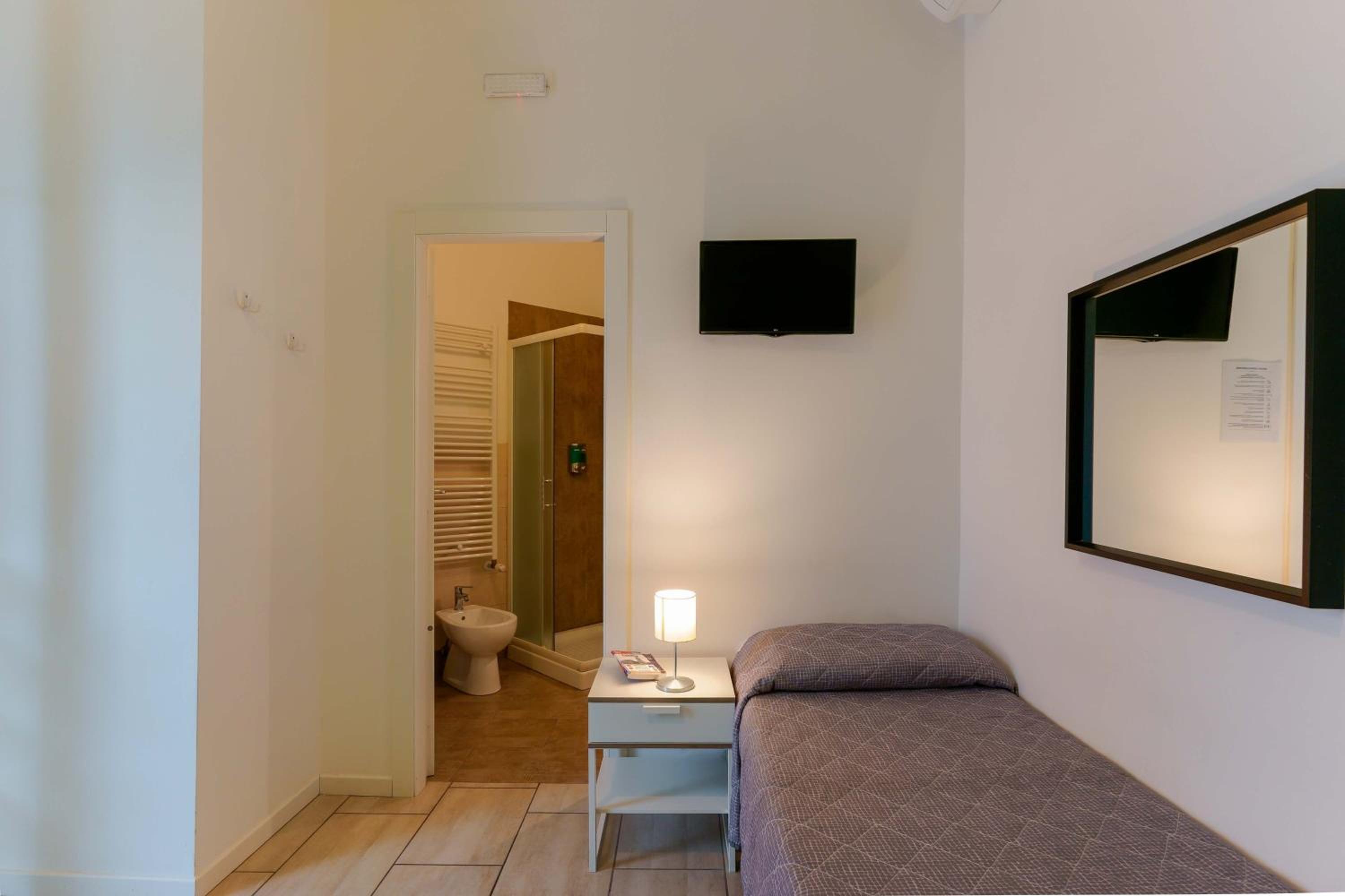 B&B Bentivogli by Lesdomus - fronte Ospedale Sant'Orsola — photo 33