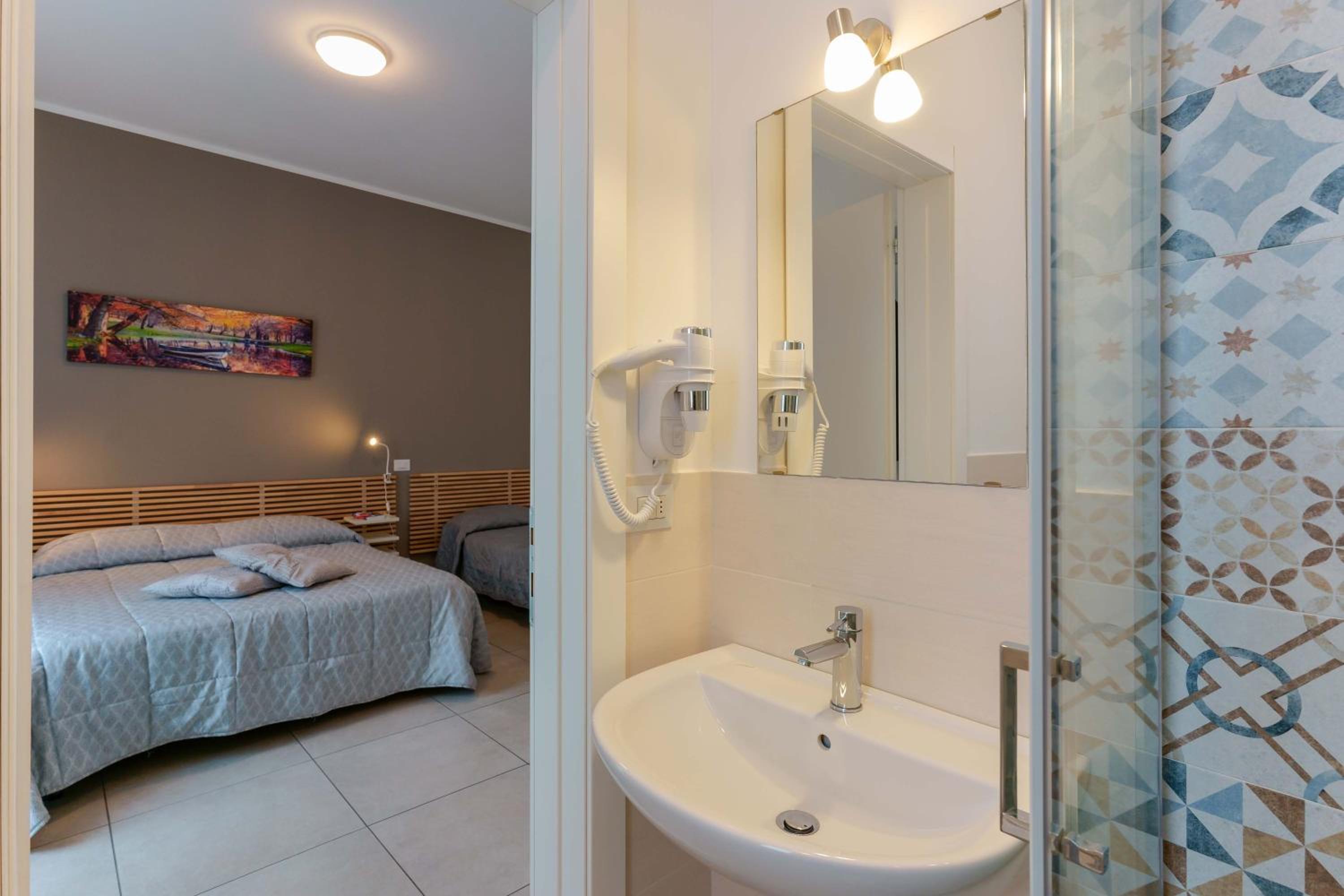 B&B Bentivogli by Lesdomus - fronte Ospedale Sant'Orsola — photo 13