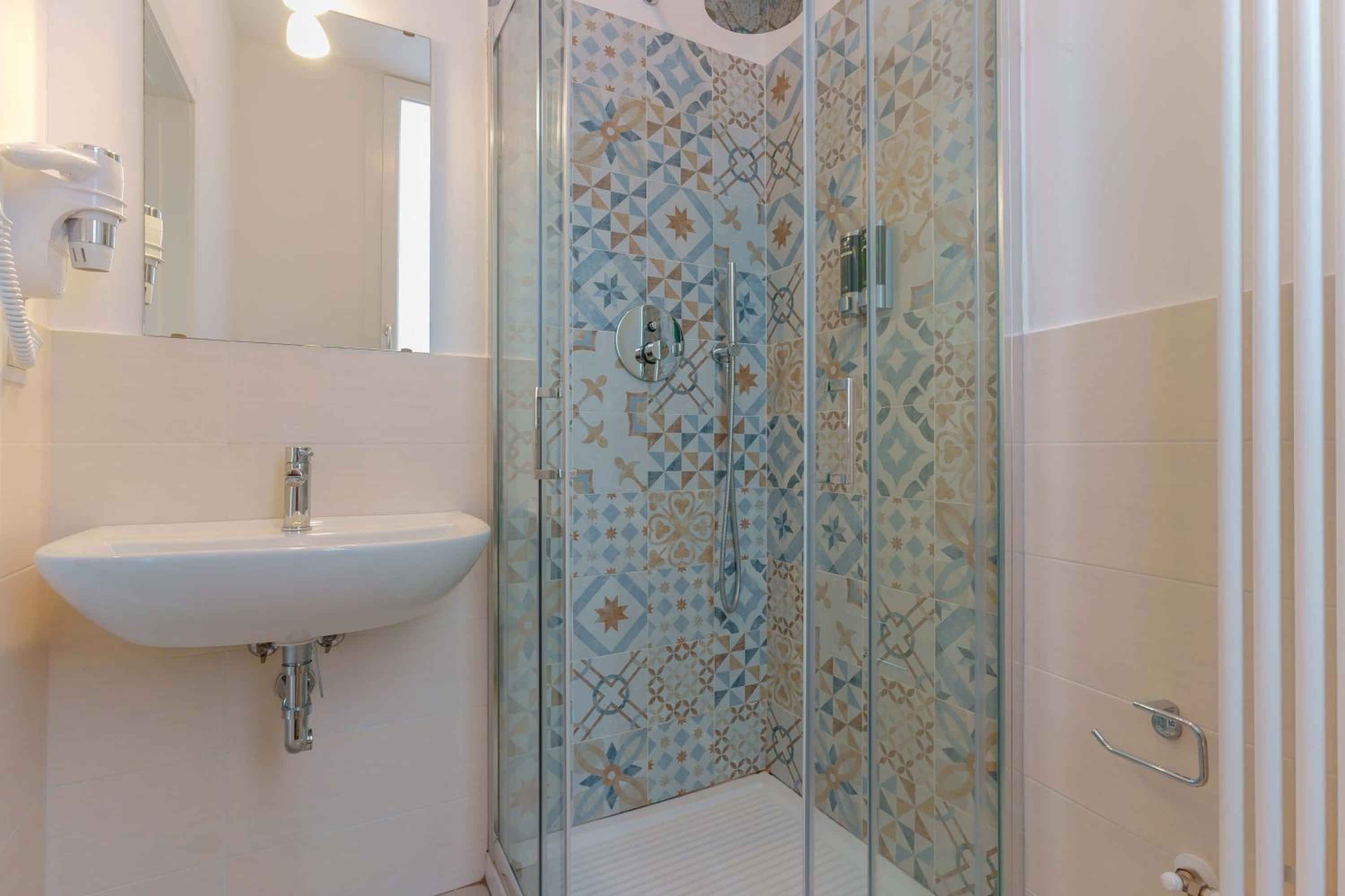 B&B Bentivogli by Lesdomus - fronte Ospedale Sant'Orsola — photo 15