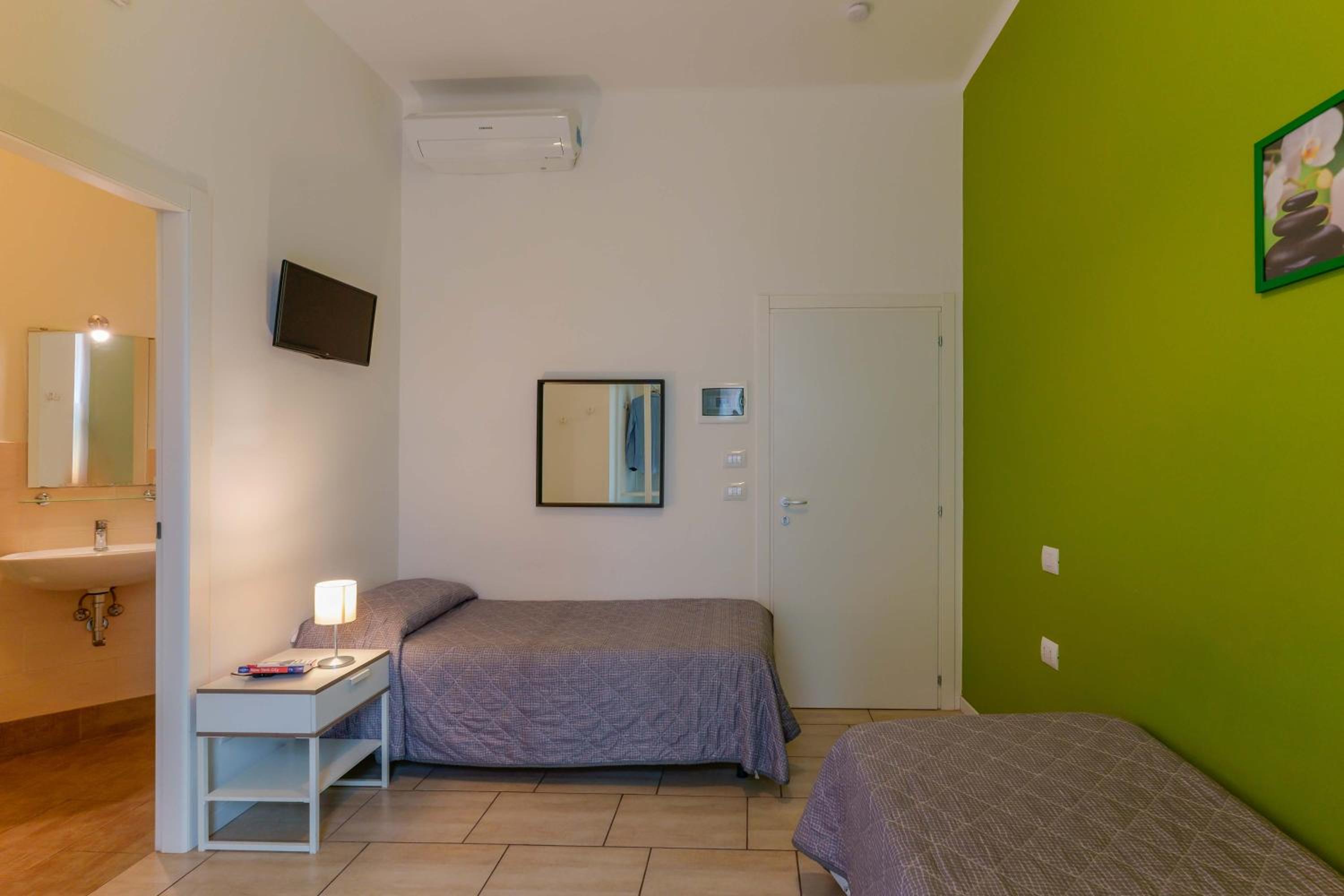 B&B Bentivogli by Lesdomus - fronte Ospedale Sant'Orsola — photo 28