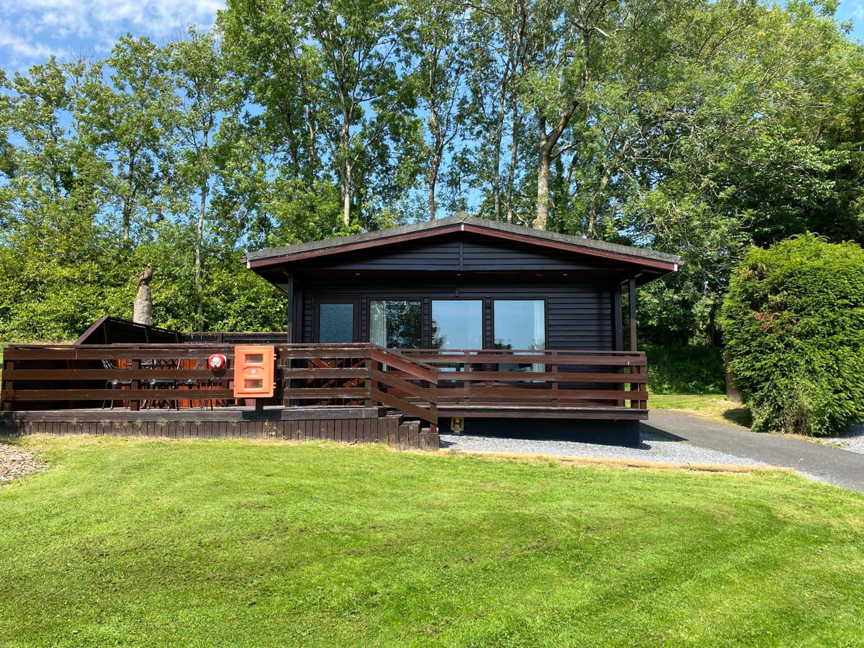 Birch Lodge 21 with Hot Tub