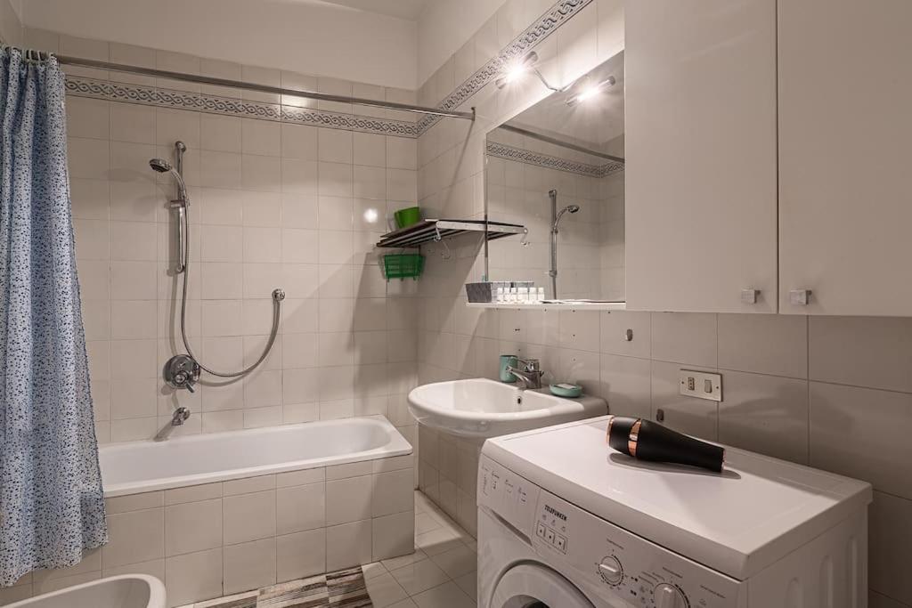 Centralissimo Como Lago Apartment en Como — bathroom