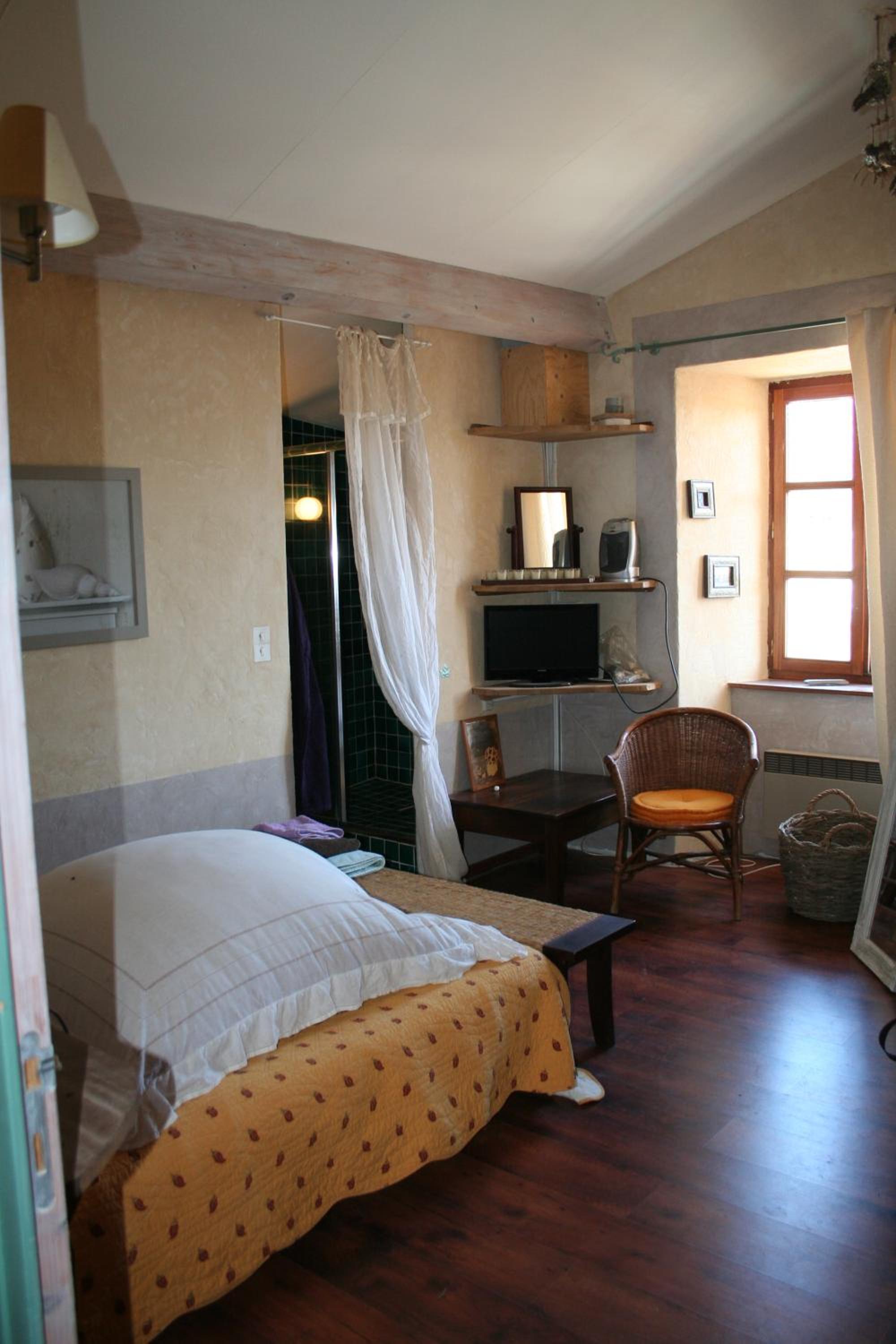 Chambre d'hôtes La Romarine view 2