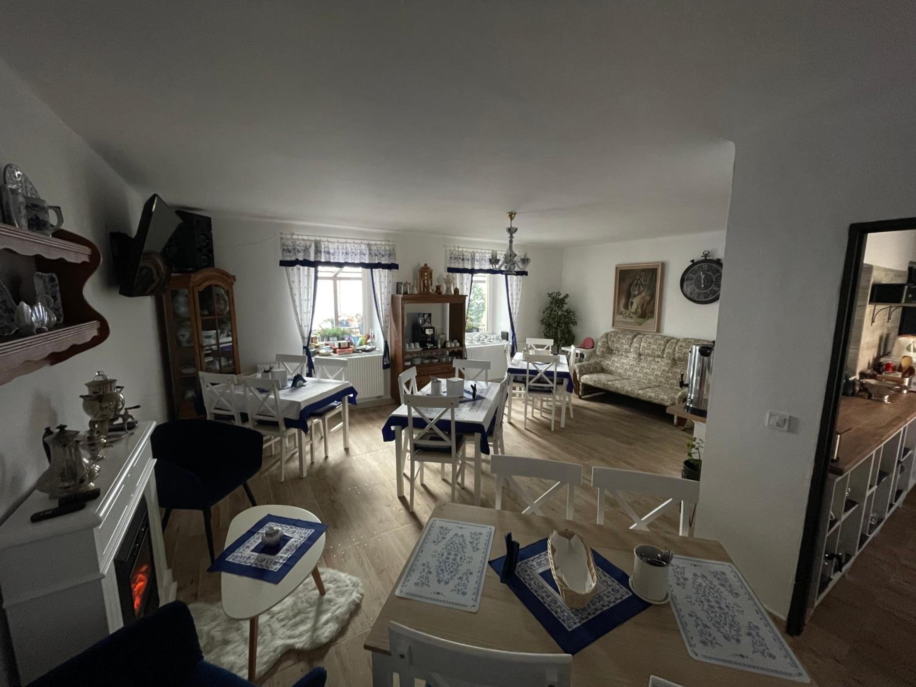 Hotel Ubytování U Synagogy Dobříš - Image 1