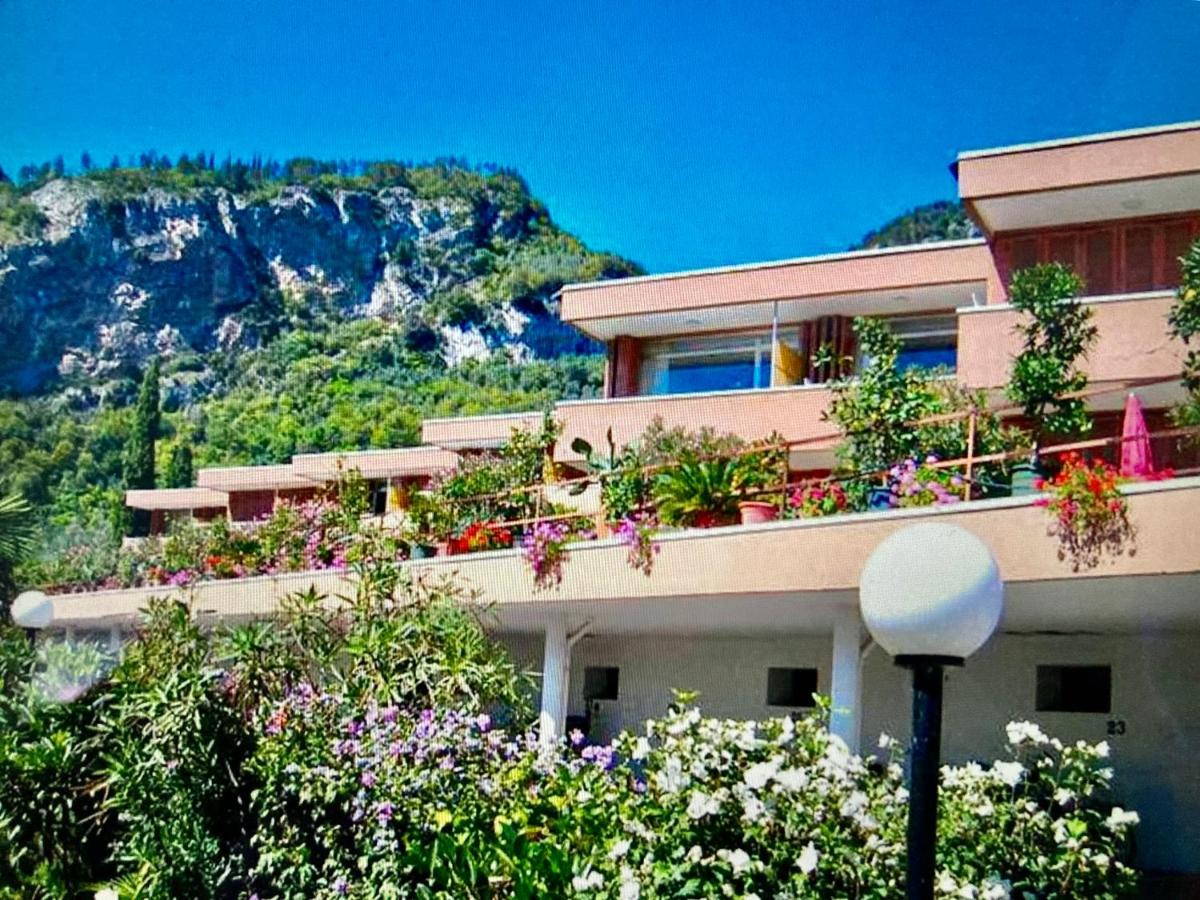 Appartamento Peppino mit Seeblick und Pool photo 1
