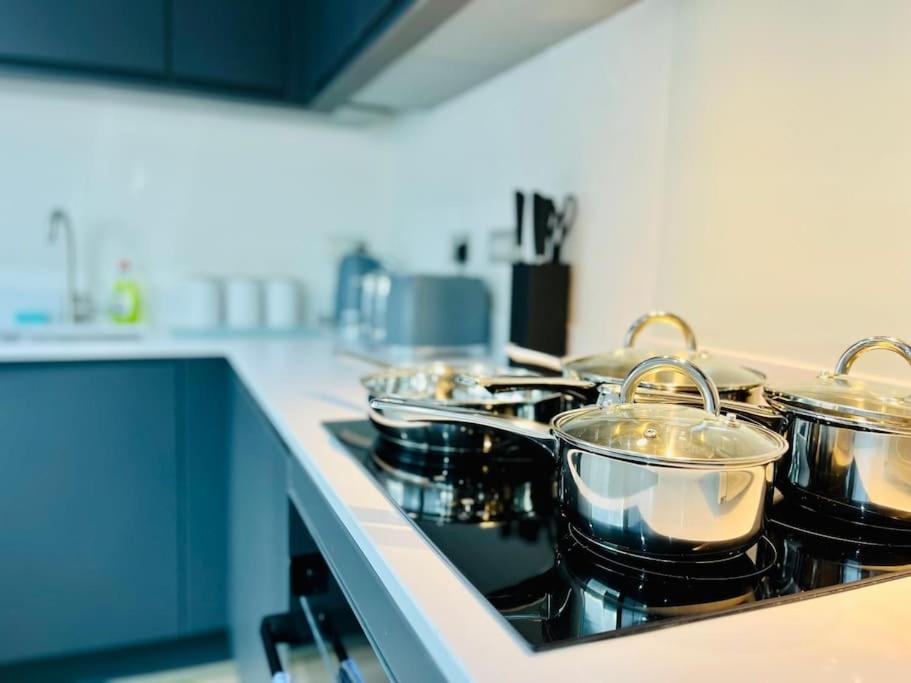 Modern one bedroom apartment near Old Trafford Stadium view 2