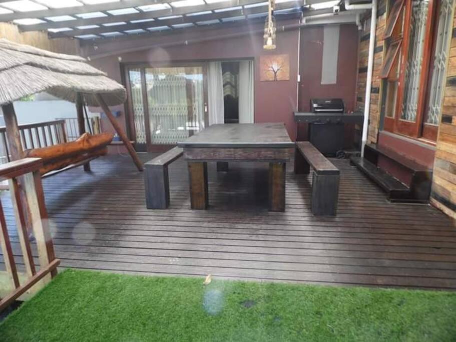 Hotel Reflections At 21