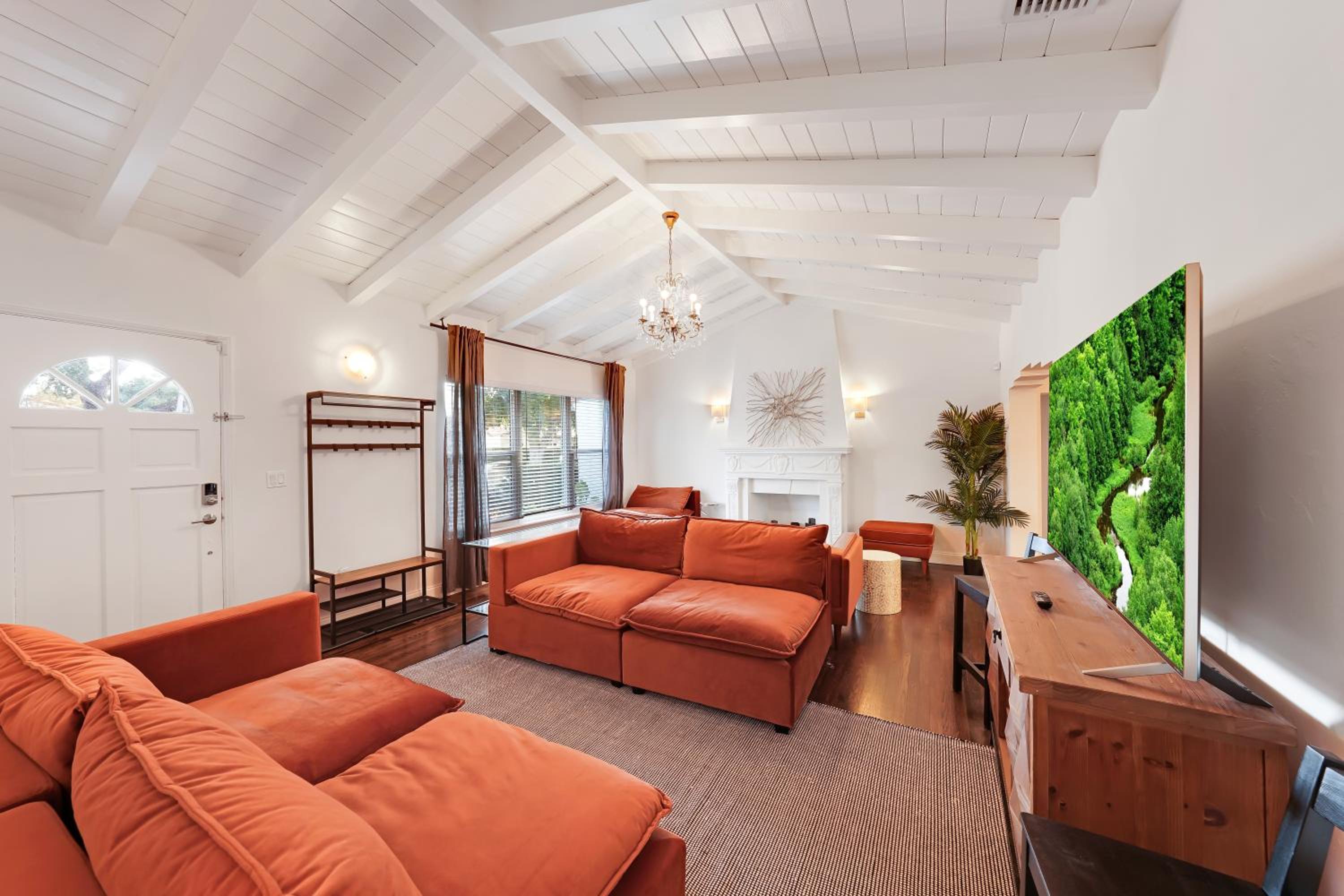 Miami Art deco home by Dream Vacation