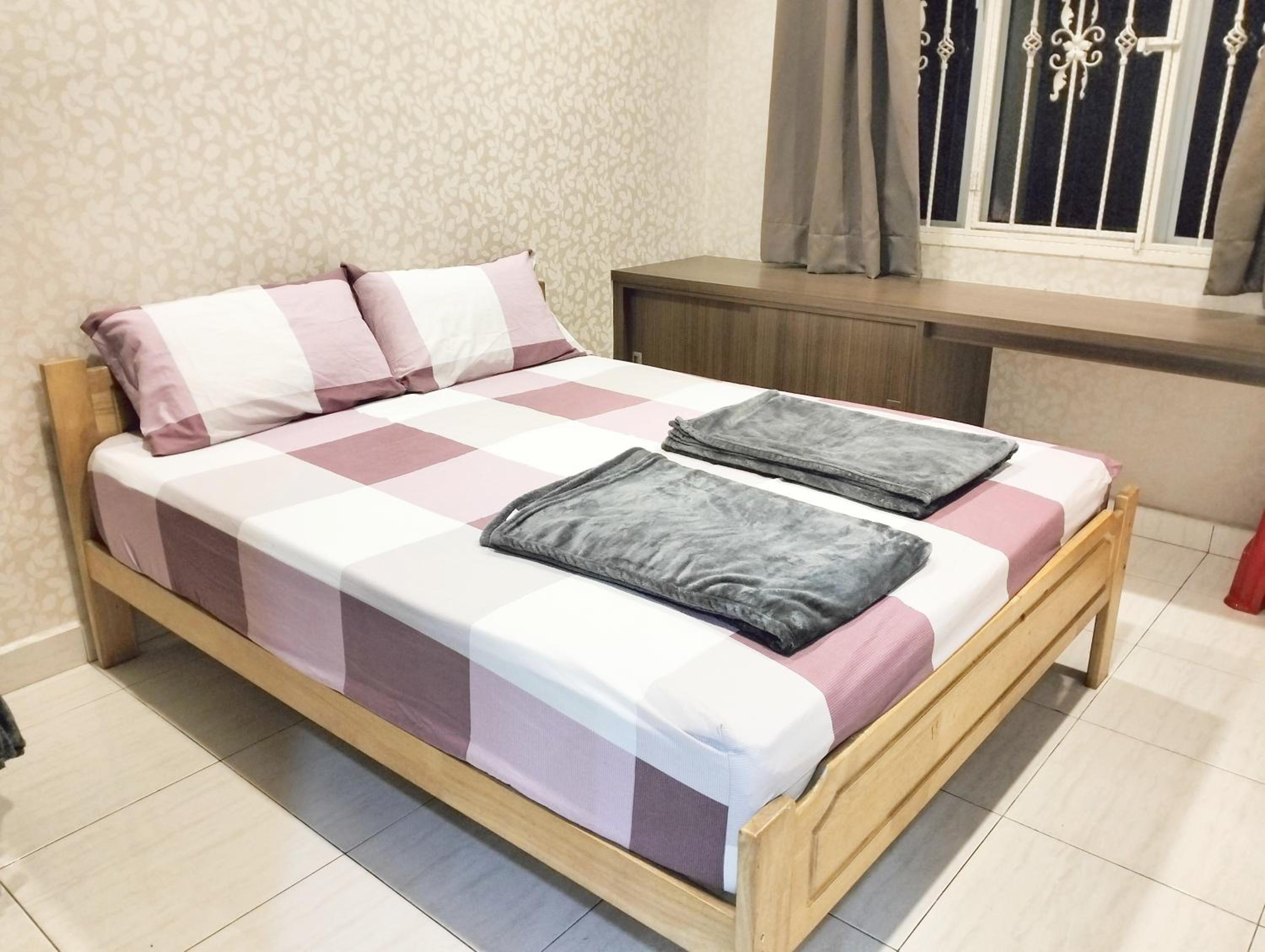 JB Austin Perdana Homestay@Simple Comfy For 11pax