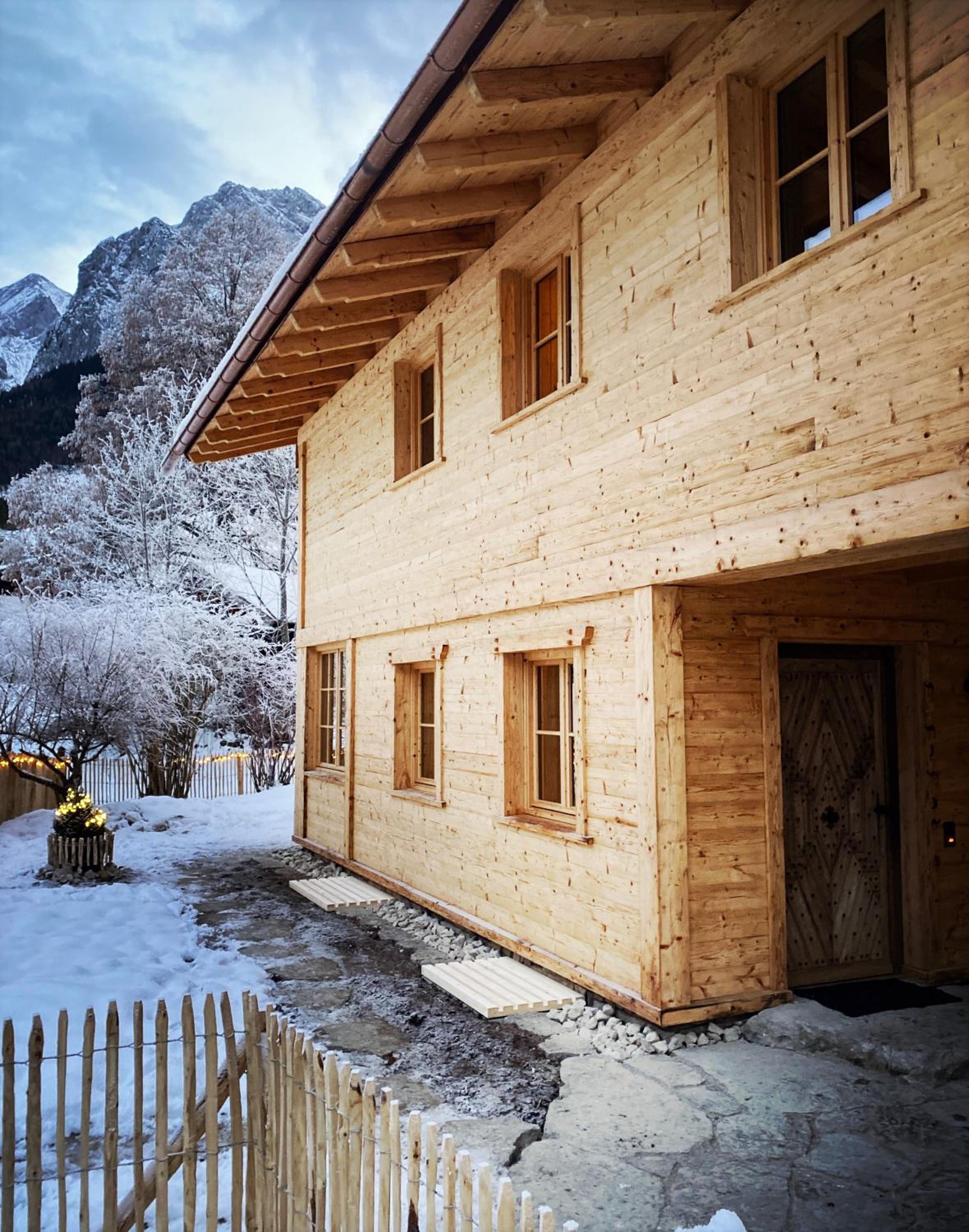 Stefan Glowacz CHALET mit traumhaftem Bergblick