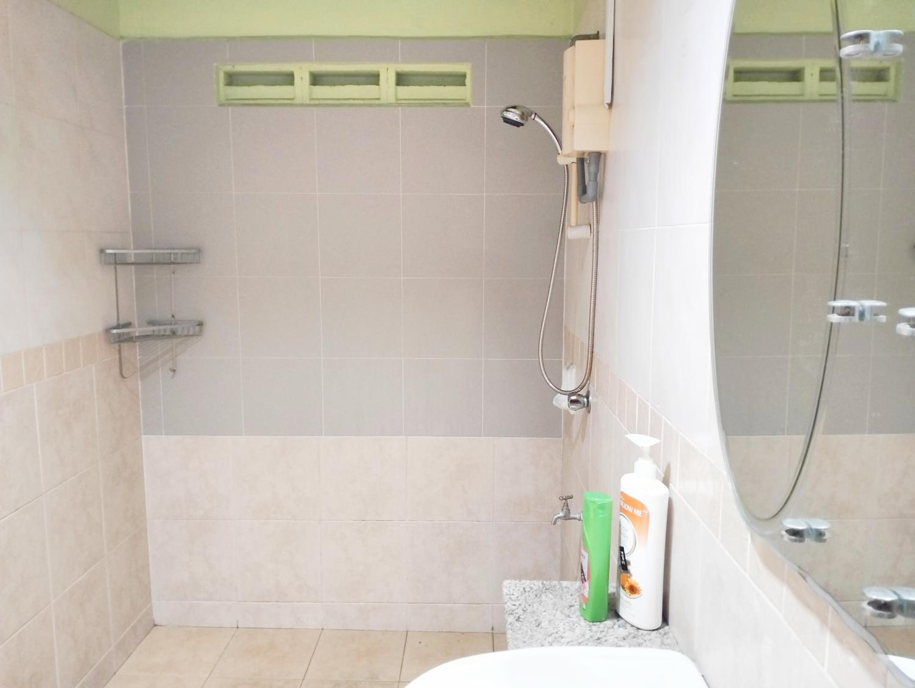 JB Austin Perdana Homestay@Simple Comfy For 11pax