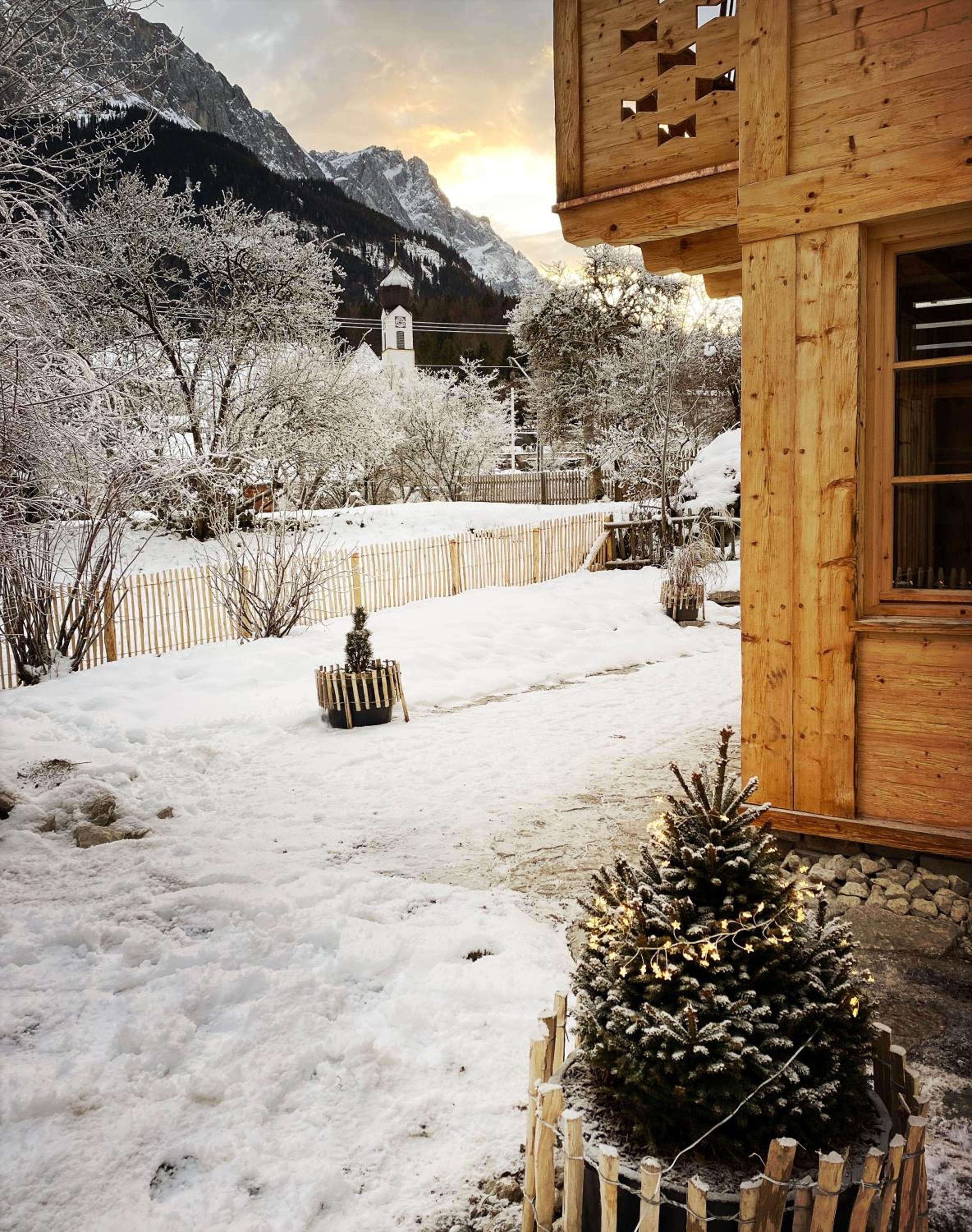 Stefan Glowacz CHALET mit traumhaftem Bergblick