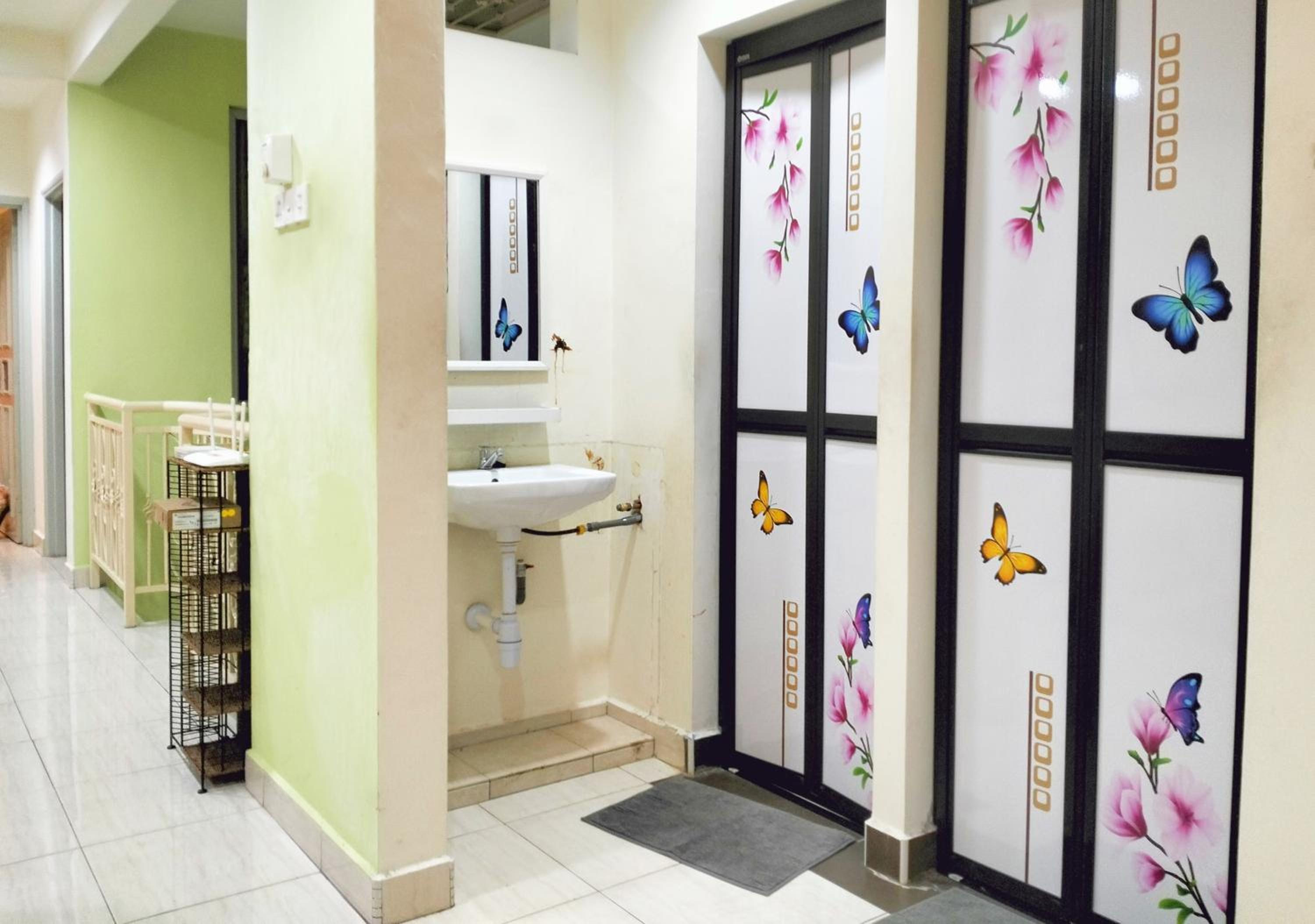 JB Austin Perdana Homestay@Simple Comfy For 11pax