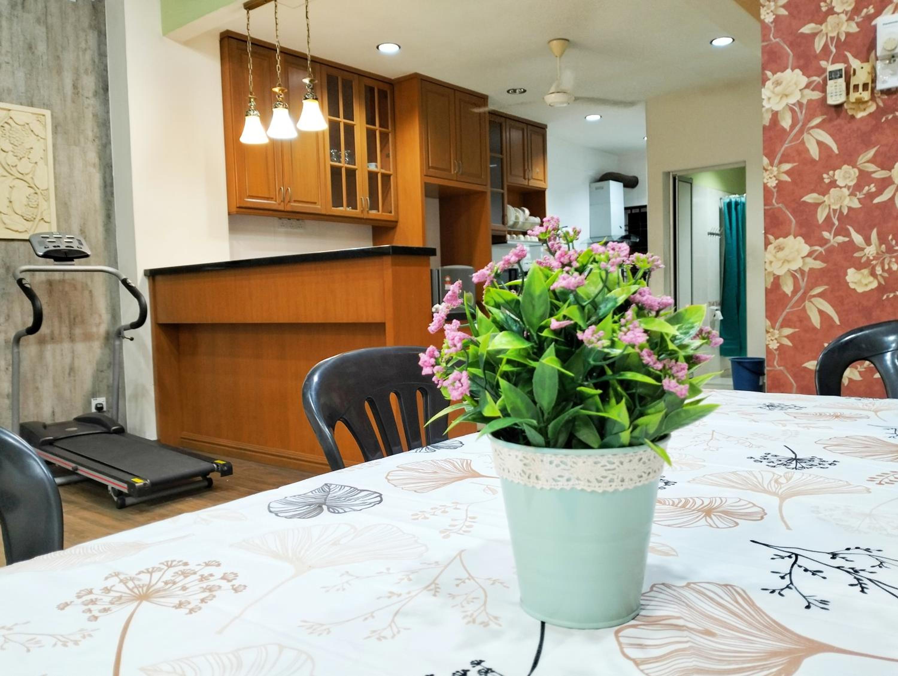 JB Austin Perdana Homestay@Simple Comfy For 11pax