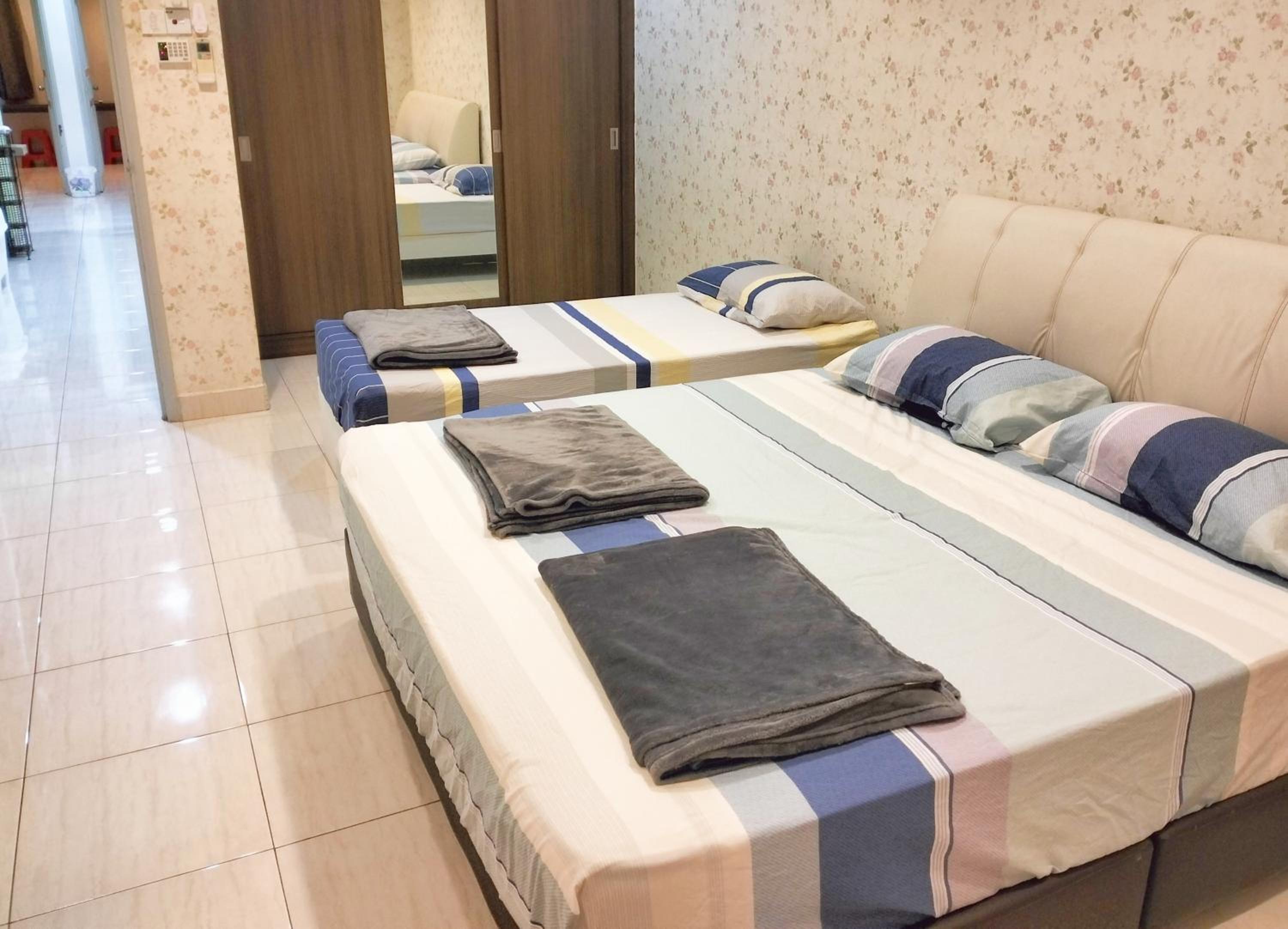 JB Austin Perdana Homestay@Simple Comfy For 11pax
