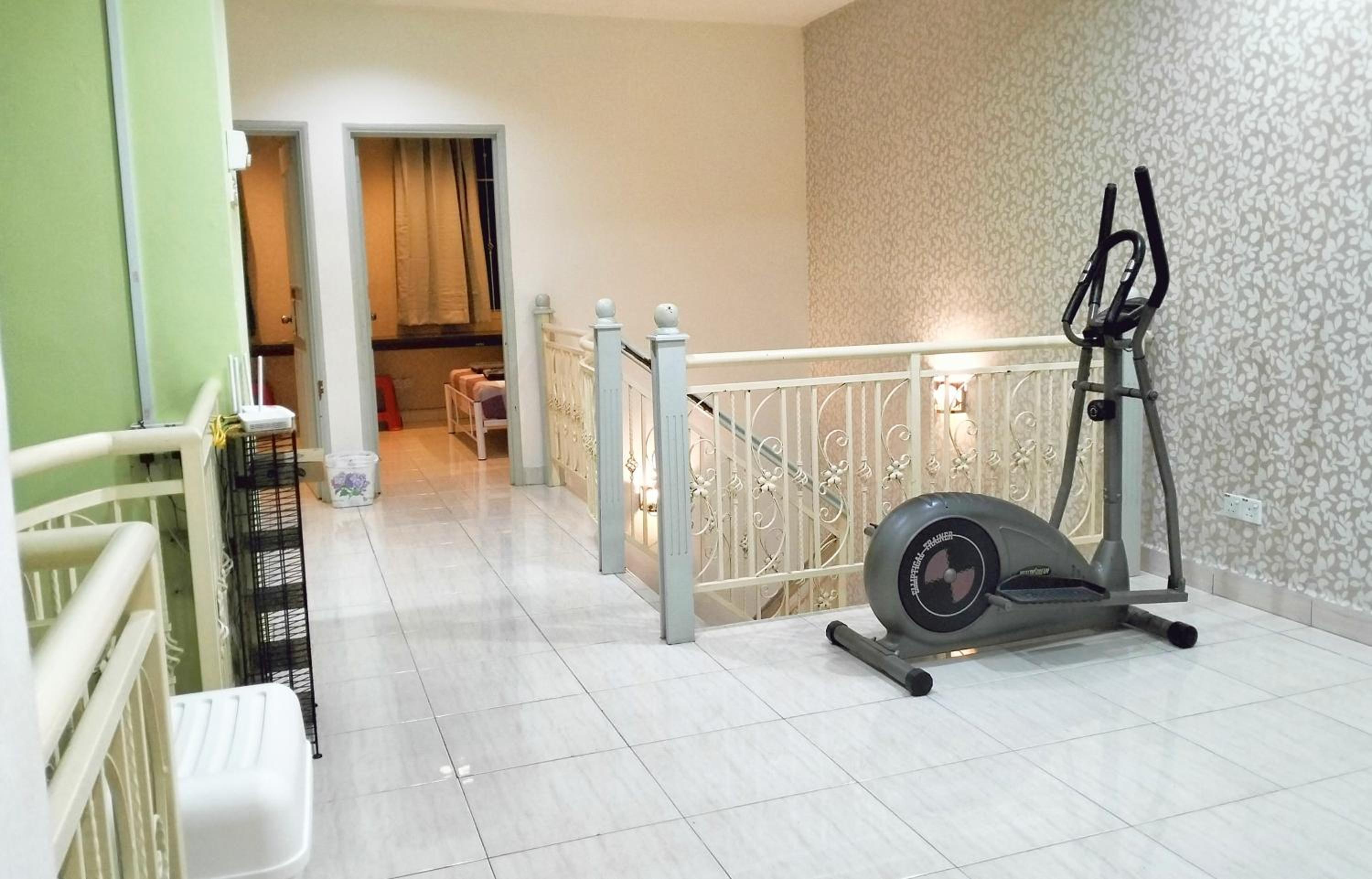 JB Austin Perdana Homestay@Simple Comfy For 11pax