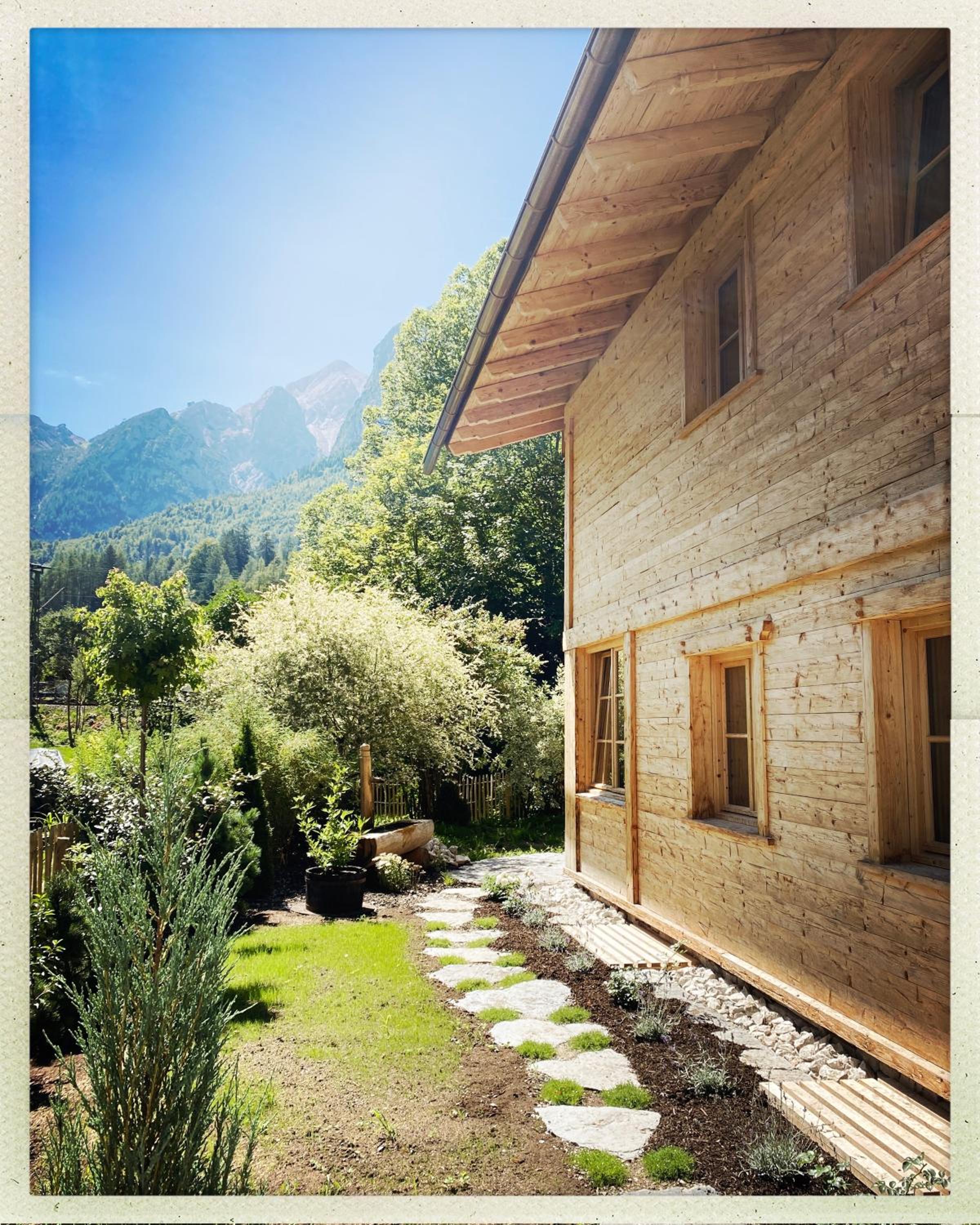 Stefan Glowacz CHALET mit traumhaftem Bergblick